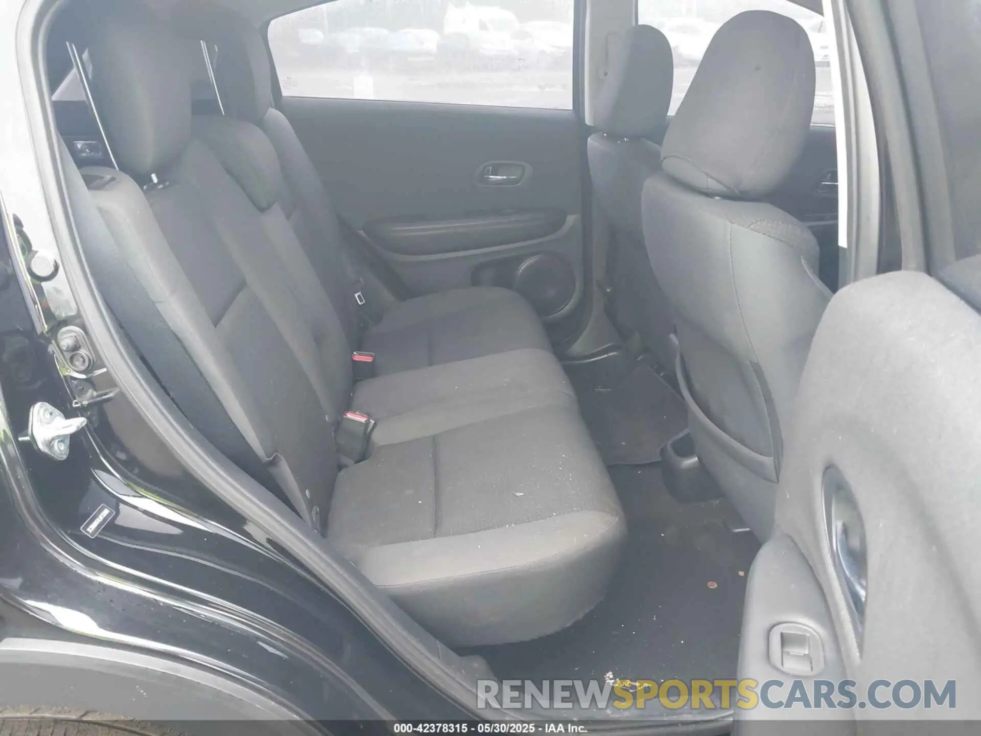 8 Photograph of a damaged car 3CZRU6H34LM732902 HONDA HR-V 2020