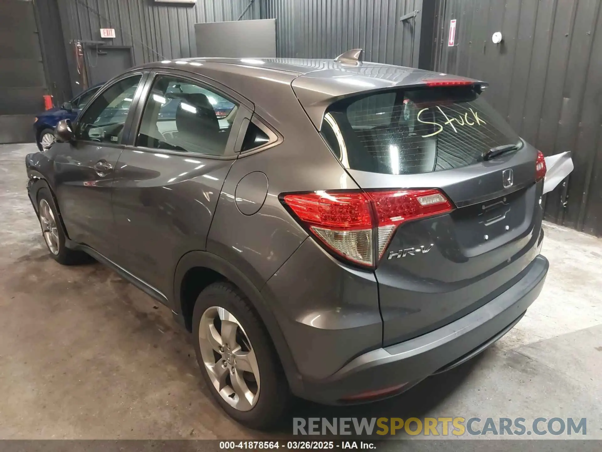 3 Photograph of a damaged car 3CZRU6H35LG701205 HONDA HR-V 2020