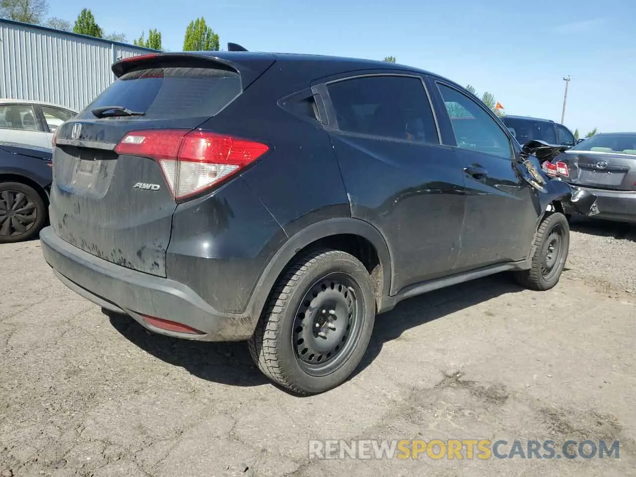 3 Photograph of a damaged car 3CZRU6H35LG703410 HONDA HR-V 2020