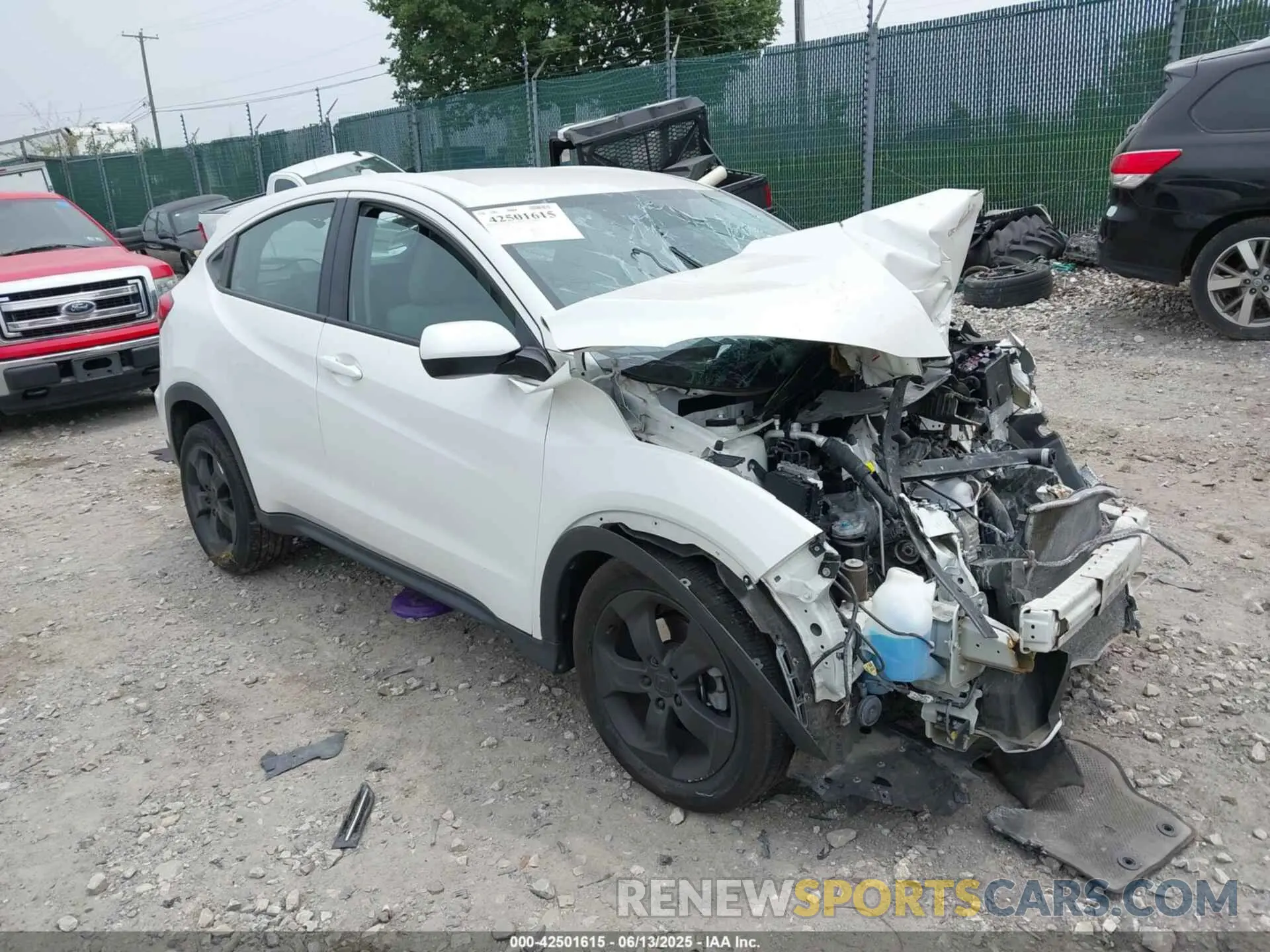 1 Photograph of a damaged car 3CZRU6H35LM713047 HONDA HR-V 2020