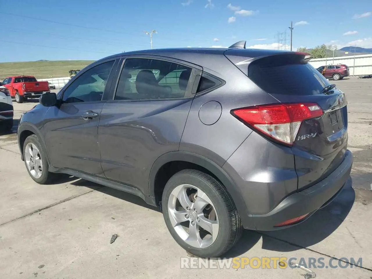 2 Photograph of a damaged car 3CZRU6H35LM724694 HONDA HR-V 2020