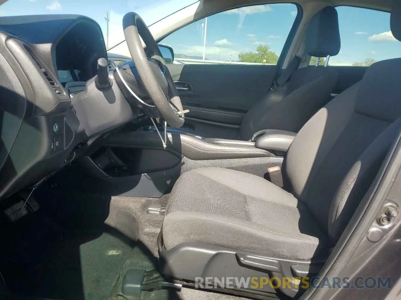 7 Photograph of a damaged car 3CZRU6H35LM724694 HONDA HR-V 2020