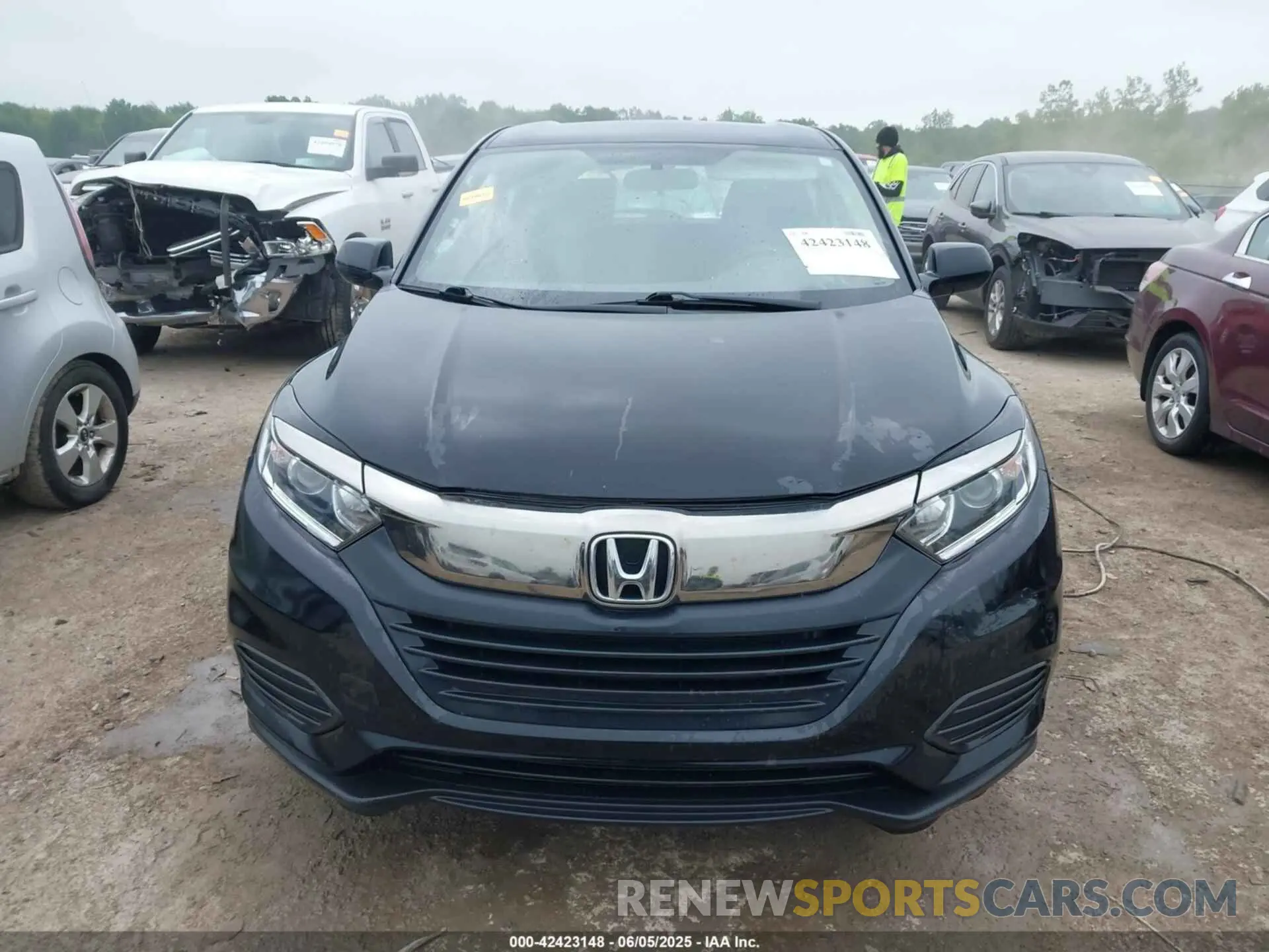 12 Photograph of a damaged car 3CZRU6H35LM728874 HONDA HR-V 2020