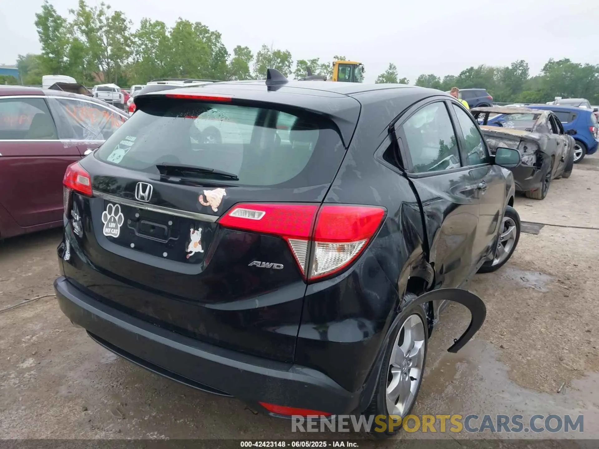 4 Photograph of a damaged car 3CZRU6H35LM728874 HONDA HR-V 2020