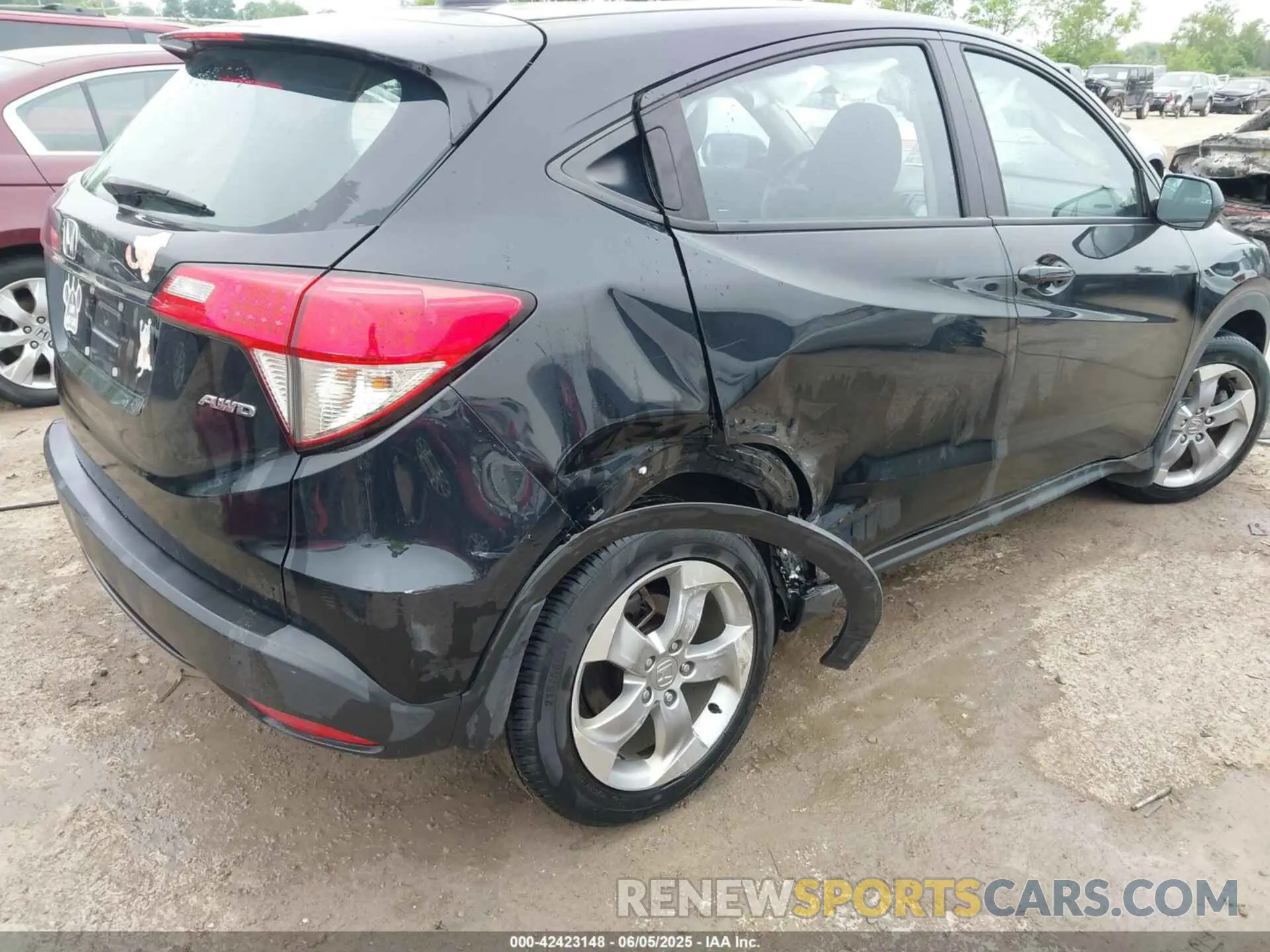 6 Photograph of a damaged car 3CZRU6H35LM728874 HONDA HR-V 2020