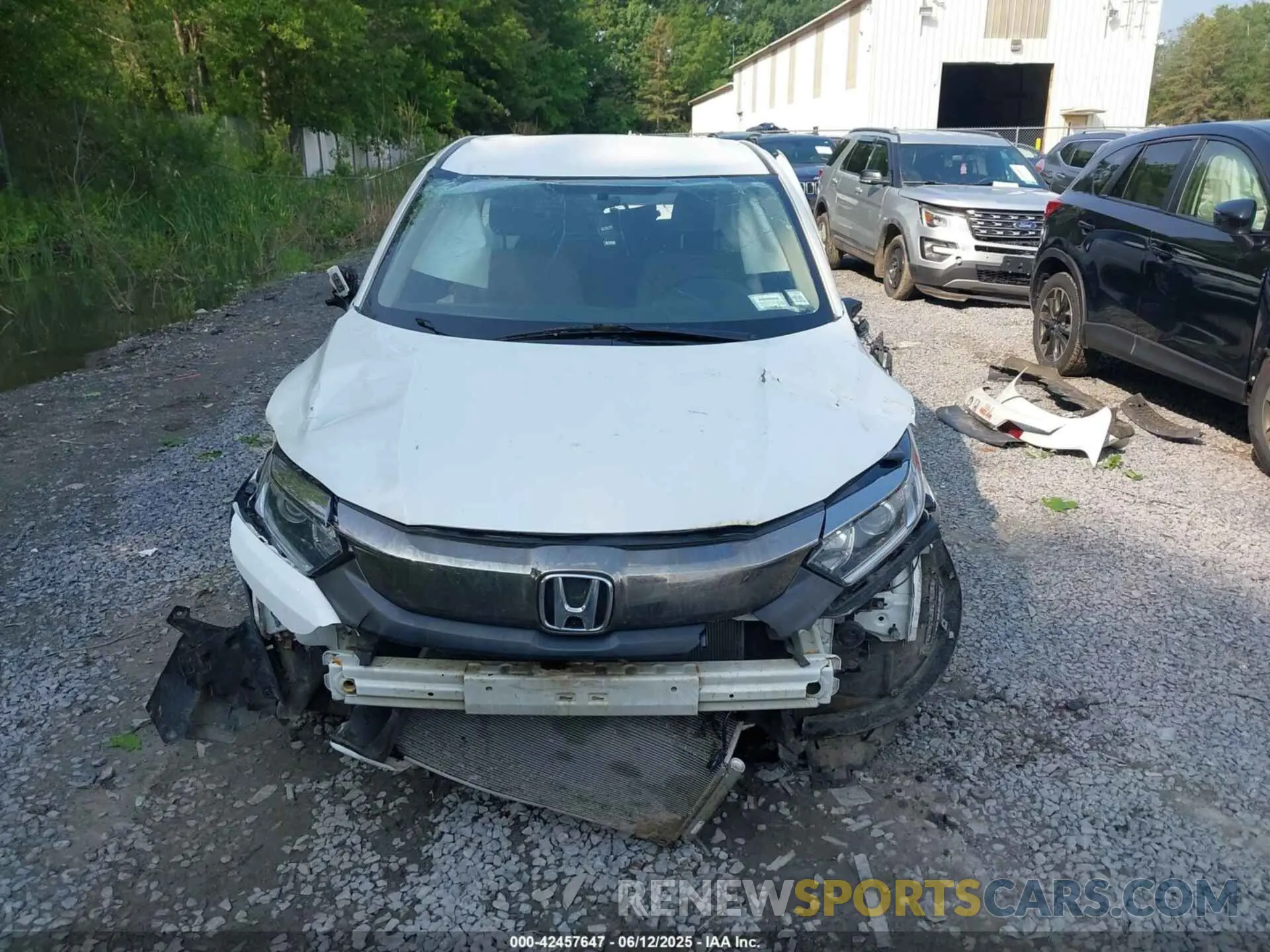 11 Photograph of a damaged car 3CZRU6H35LM732083 HONDA HR-V 2020