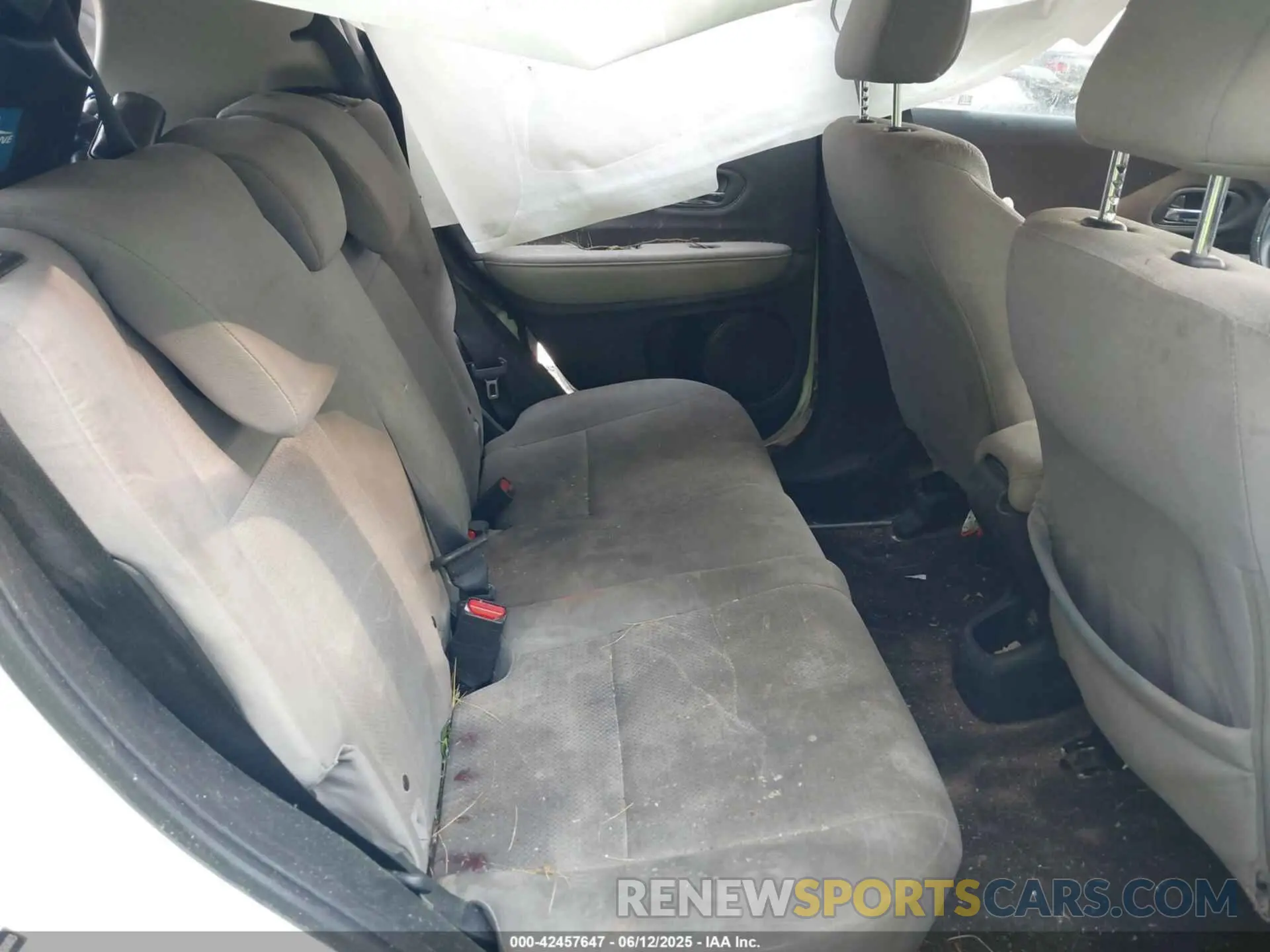 8 Photograph of a damaged car 3CZRU6H35LM732083 HONDA HR-V 2020