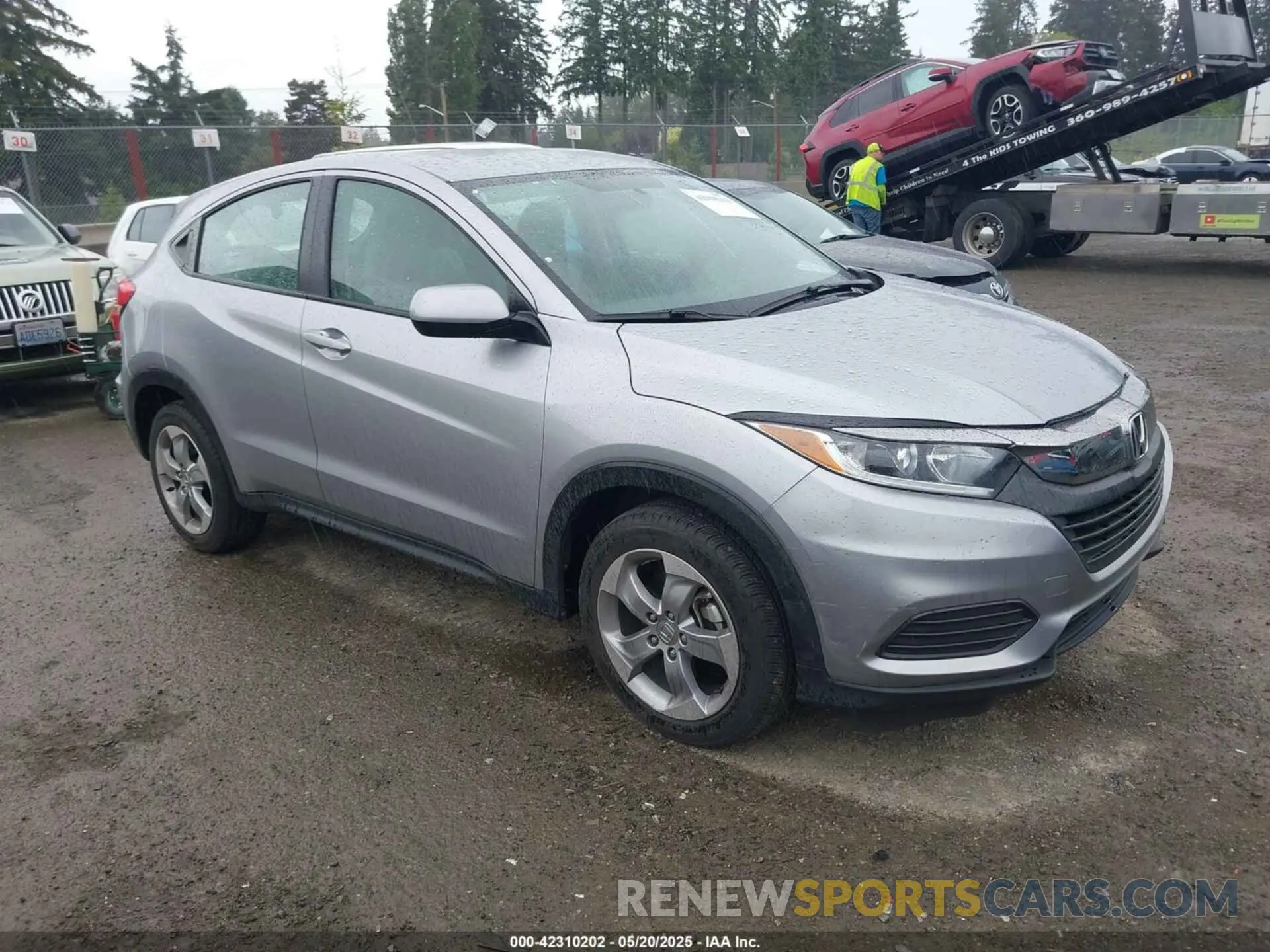 1 Photograph of a damaged car 3CZRU6H36LG700905 HONDA HR-V 2020