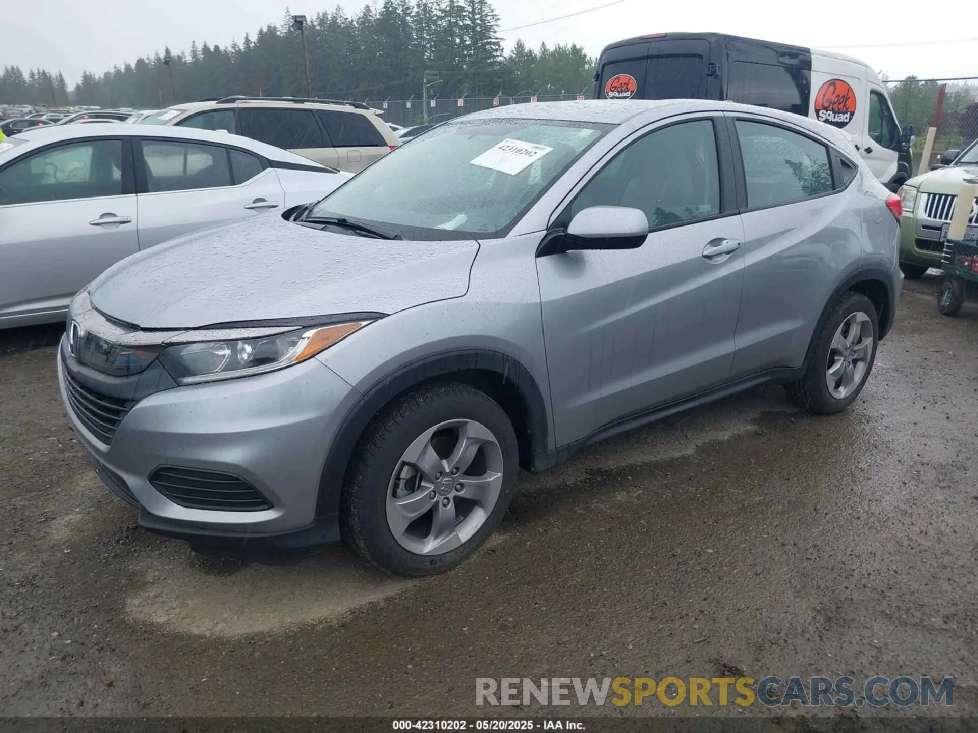2 Photograph of a damaged car 3CZRU6H36LG700905 HONDA HR-V 2020