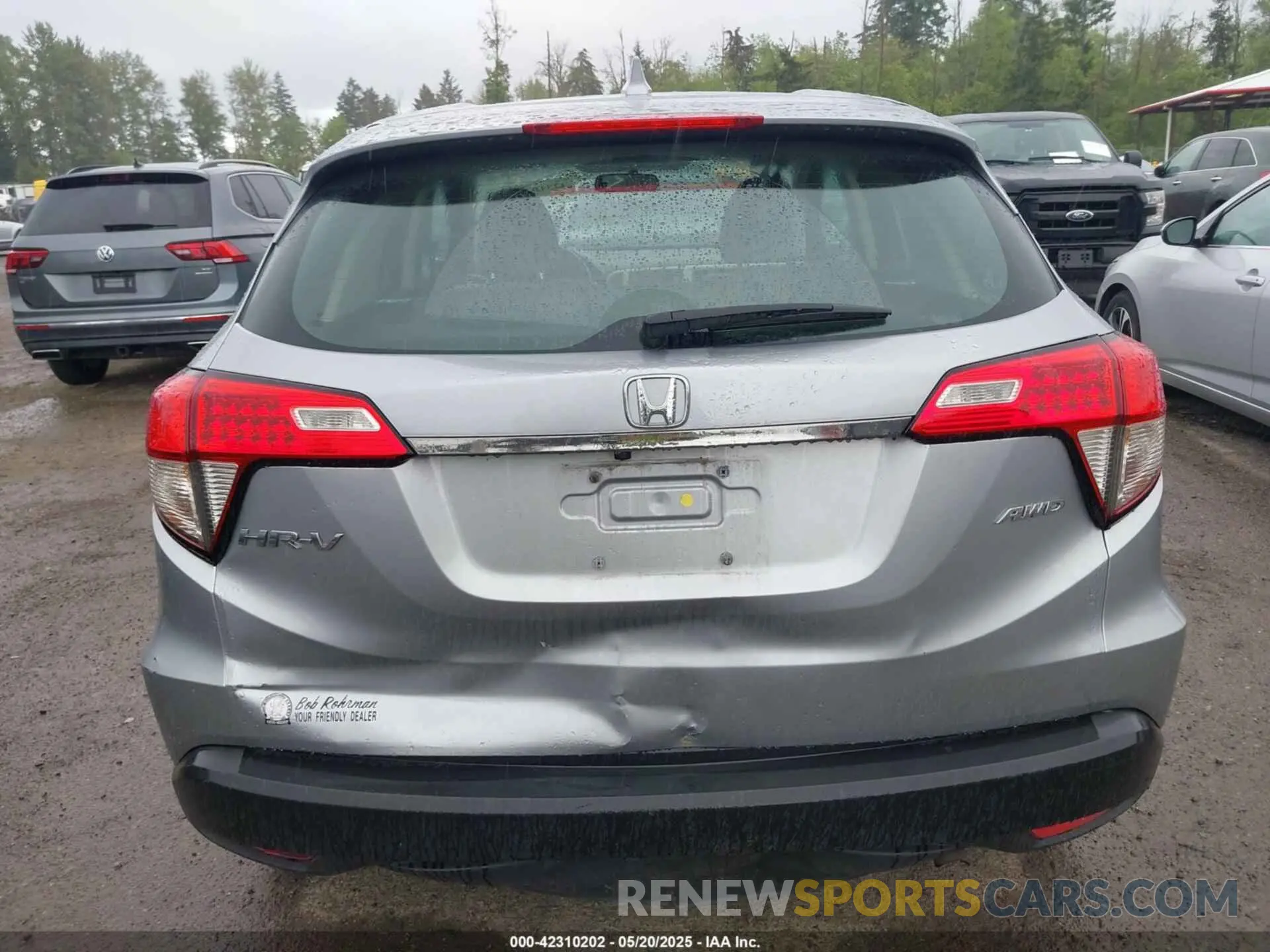 6 Photograph of a damaged car 3CZRU6H36LG700905 HONDA HR-V 2020