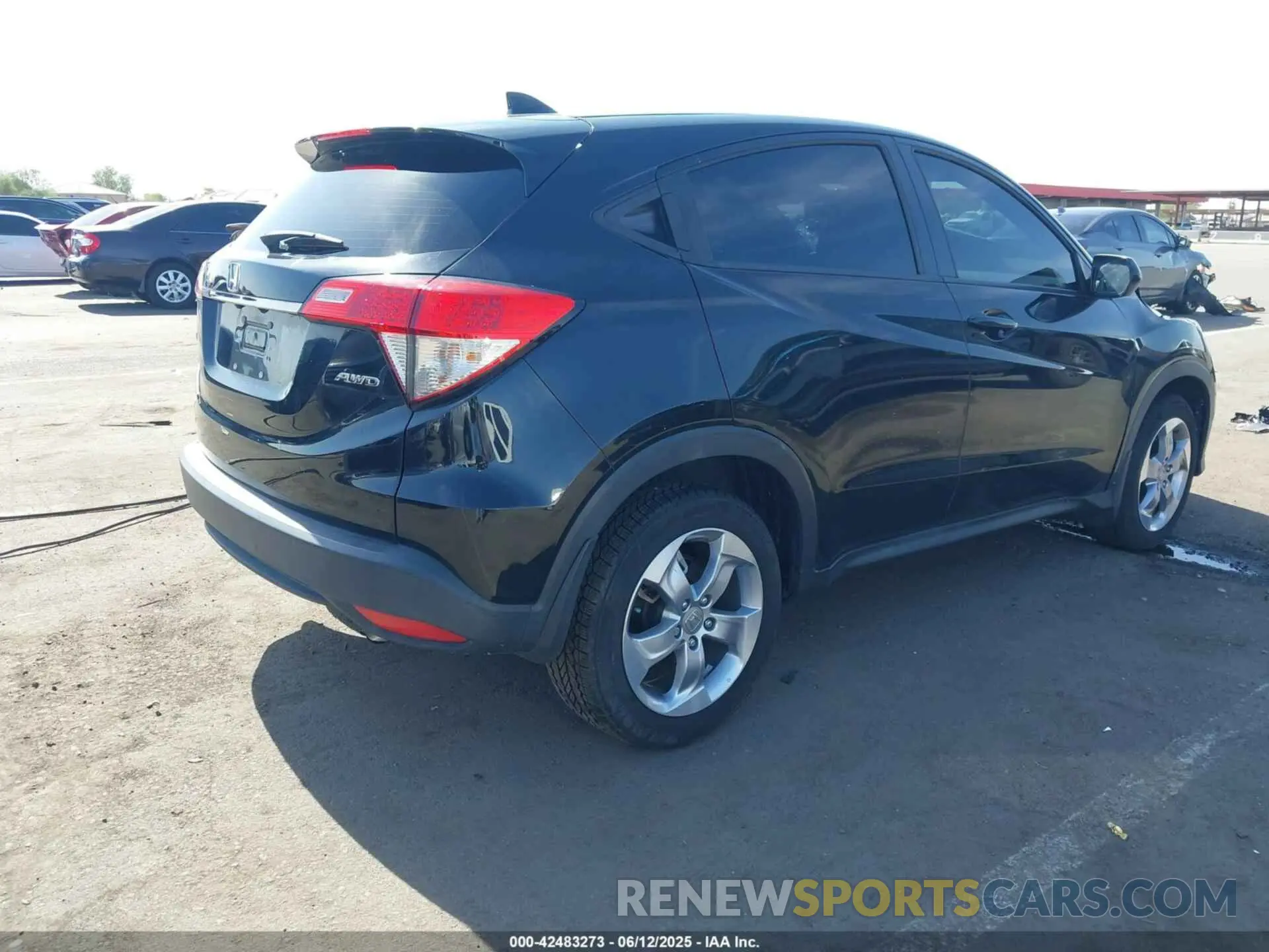 4 Photograph of a damaged car 3CZRU6H36LM717303 HONDA HR-V 2020