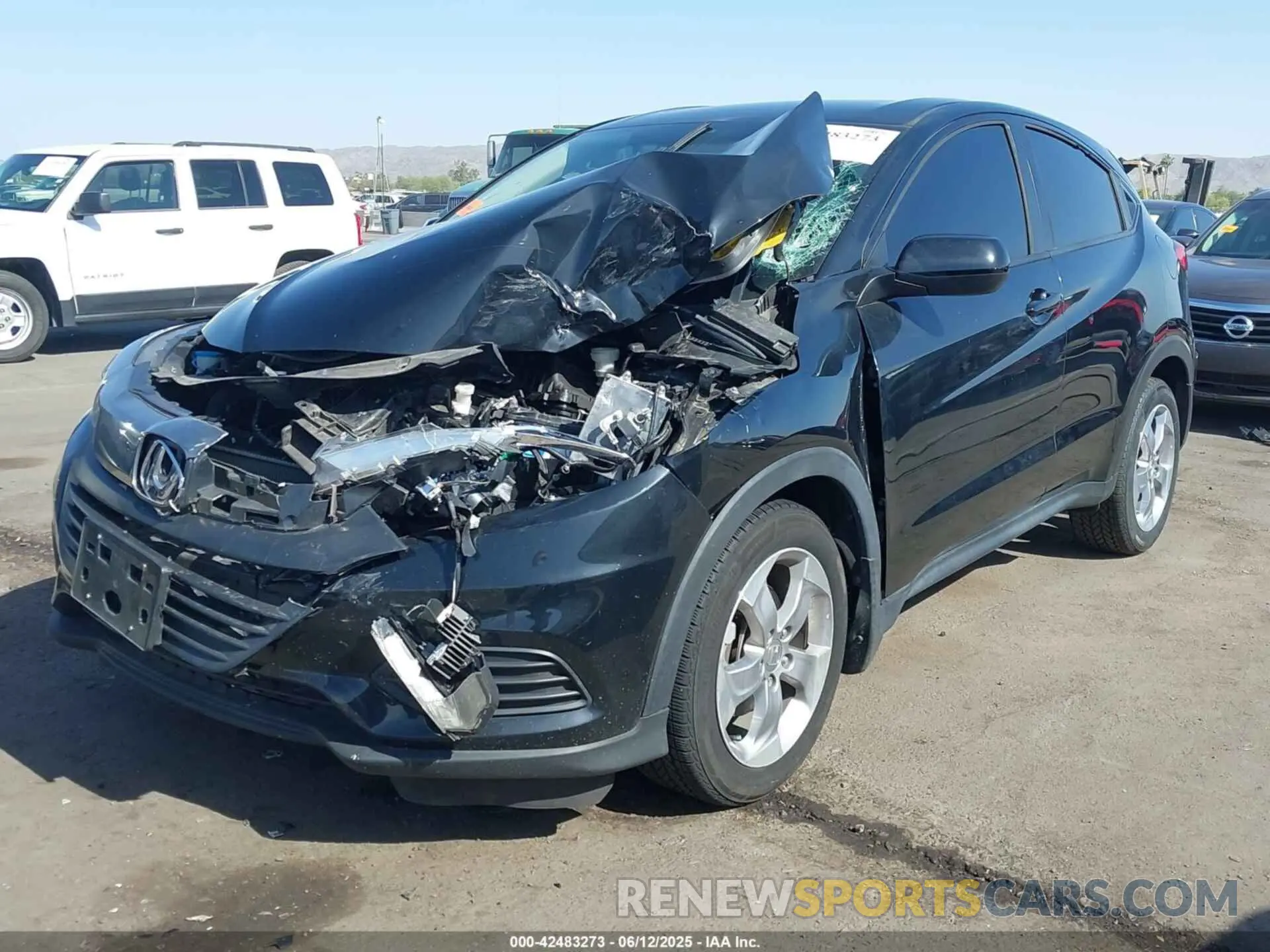 6 Photograph of a damaged car 3CZRU6H36LM717303 HONDA HR-V 2020