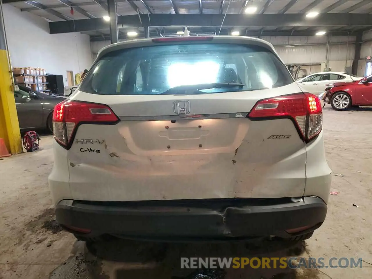 6 Photograph of a damaged car 3CZRU6H36LM723246 HONDA HR-V 2020