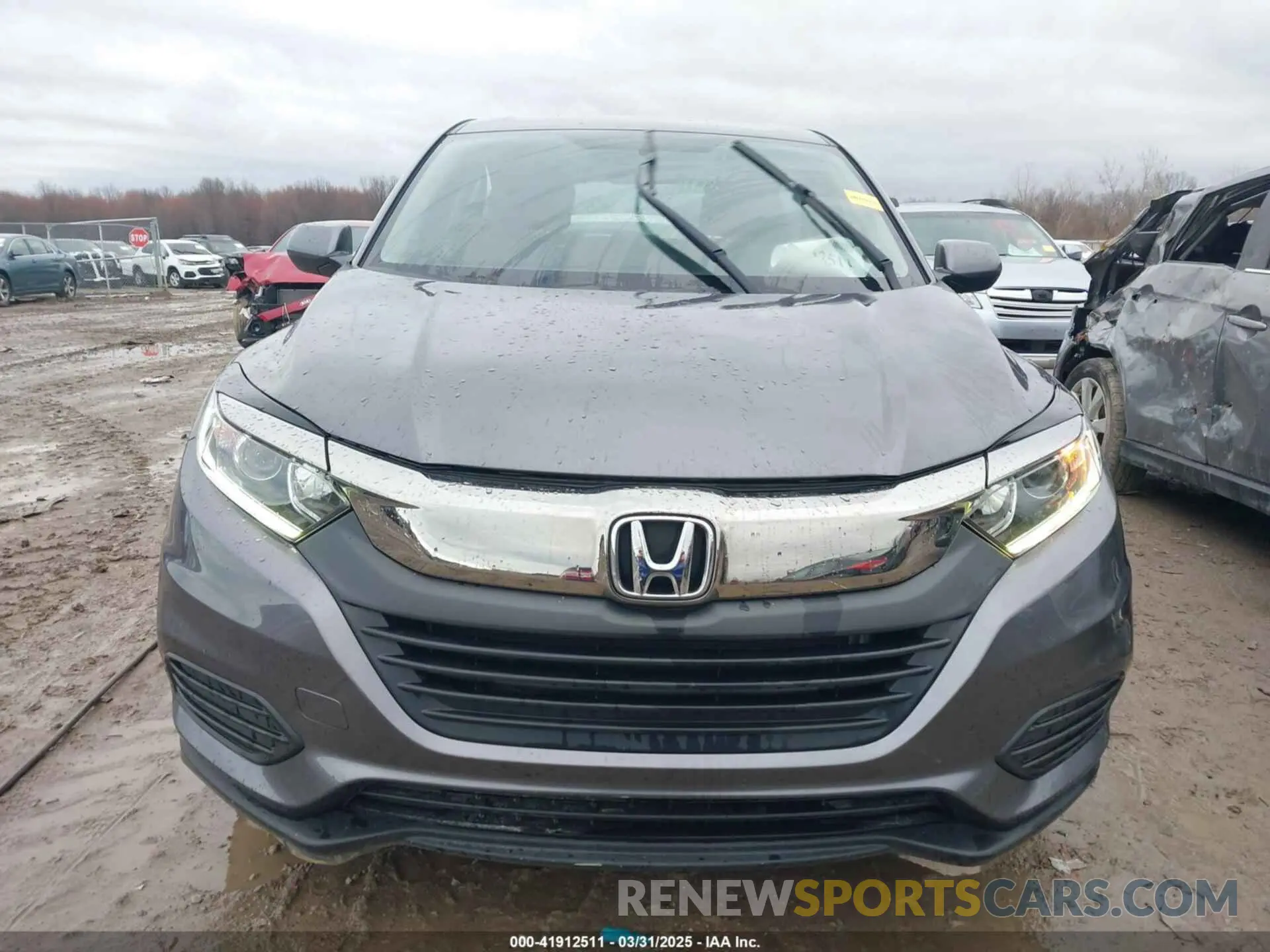 12 Photograph of a damaged car 3CZRU6H37LM738337 HONDA HR-V 2020