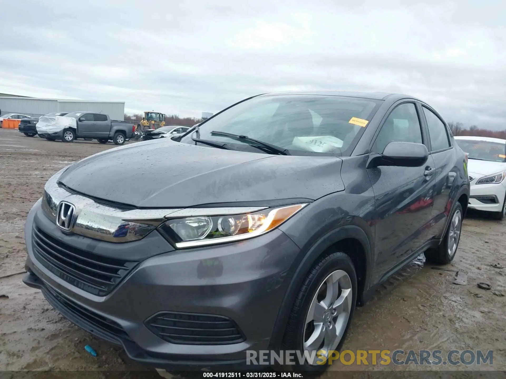 2 Photograph of a damaged car 3CZRU6H37LM738337 HONDA HR-V 2020