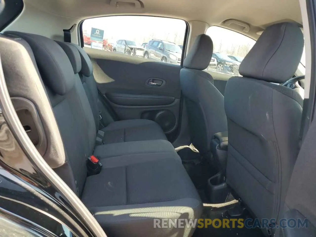 12 Photograph of a damaged car 3CZRU6H39LM709034 HONDA HR-V 2020