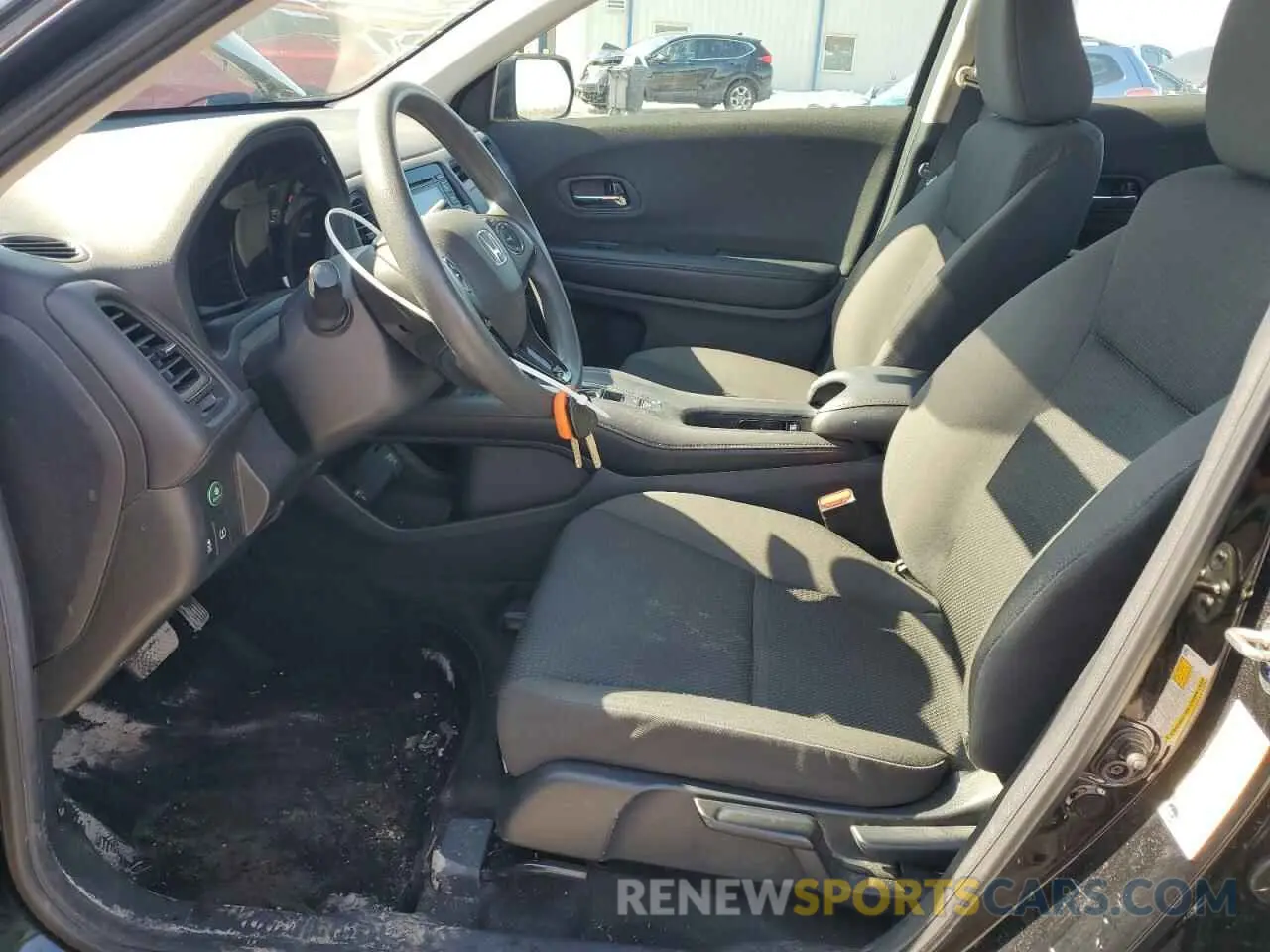 7 Photograph of a damaged car 3CZRU6H39LM709034 HONDA HR-V 2020