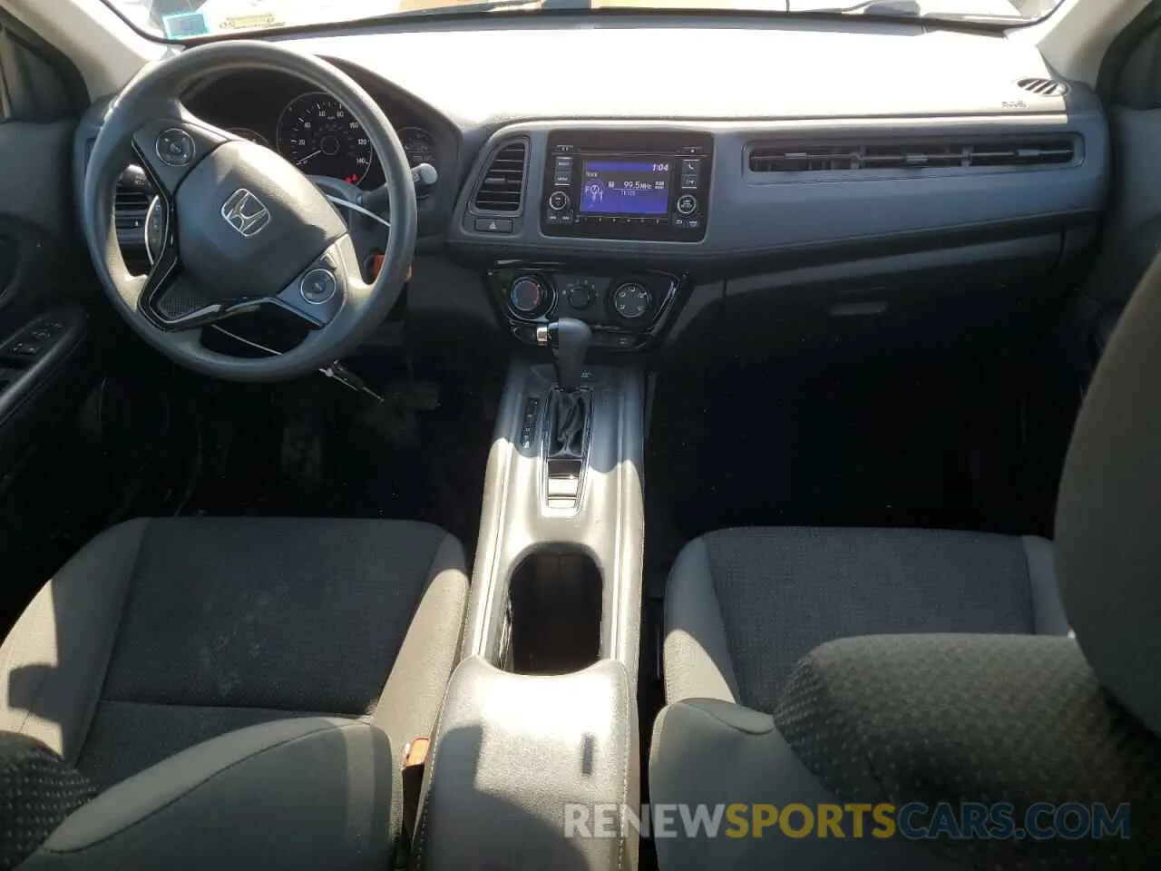 8 Photograph of a damaged car 3CZRU6H39LM709034 HONDA HR-V 2020