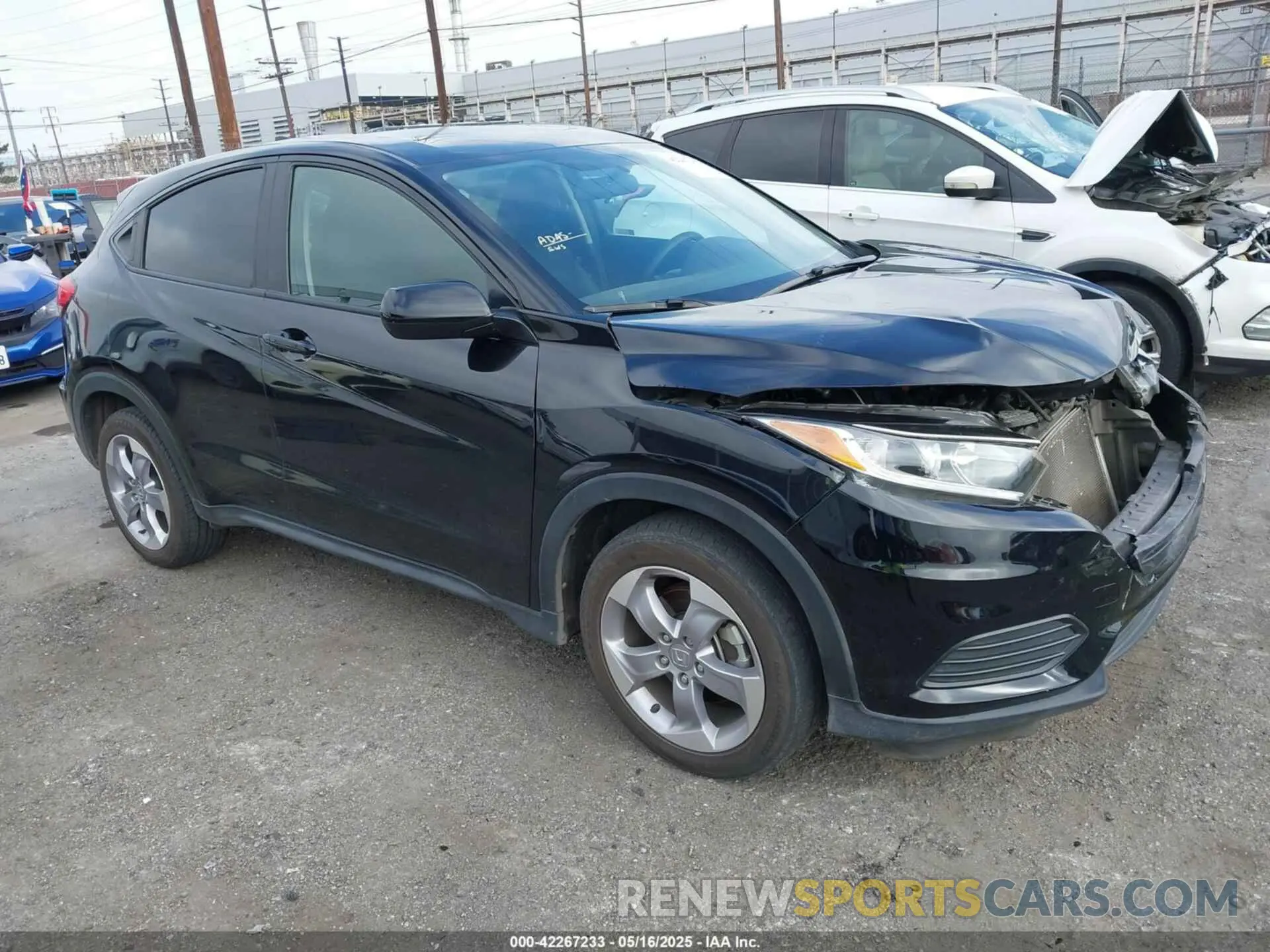 1 Photograph of a damaged car 3CZRU6H39LM728490 HONDA HR-V 2020