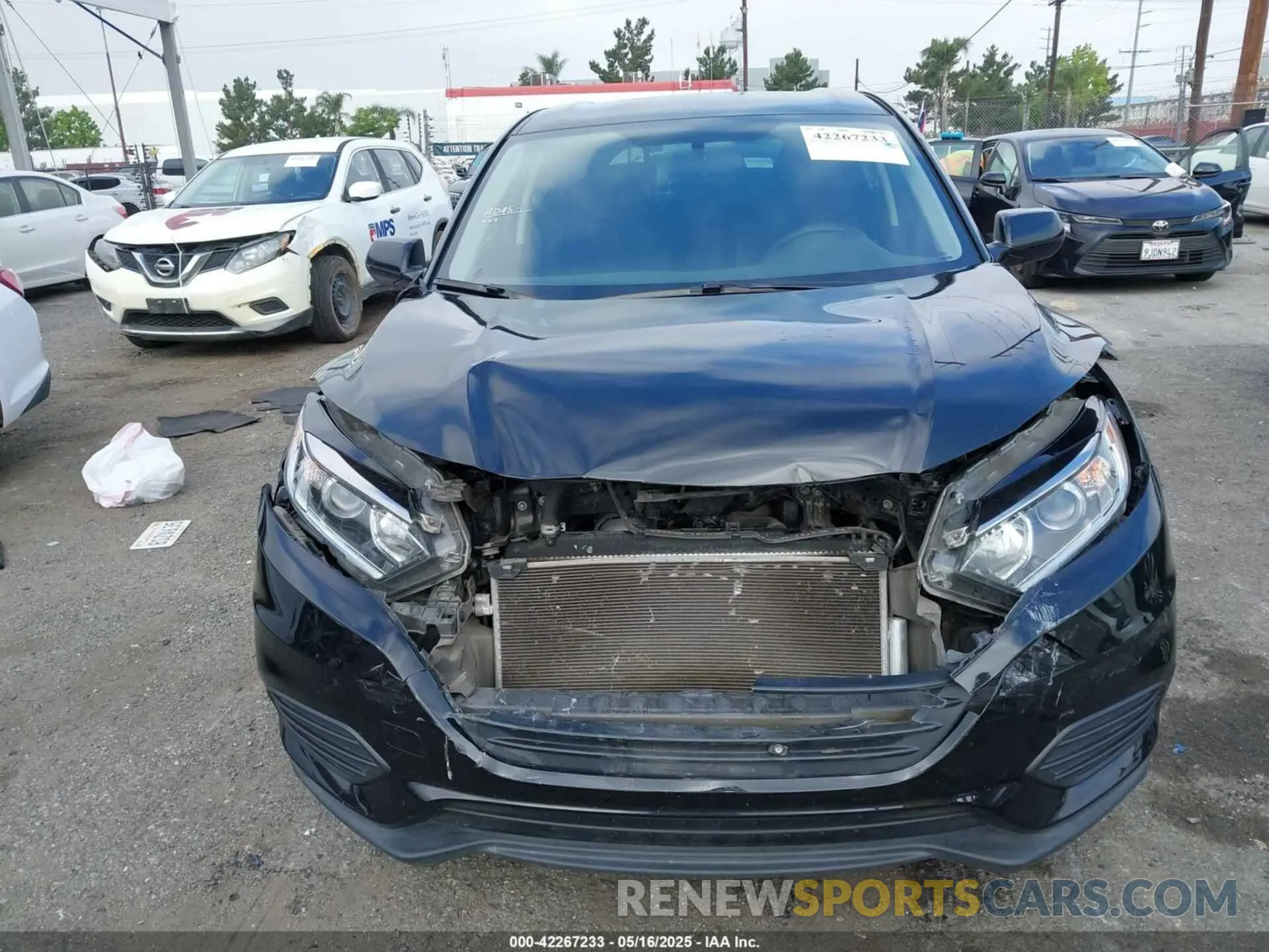 13 Photograph of a damaged car 3CZRU6H39LM728490 HONDA HR-V 2020