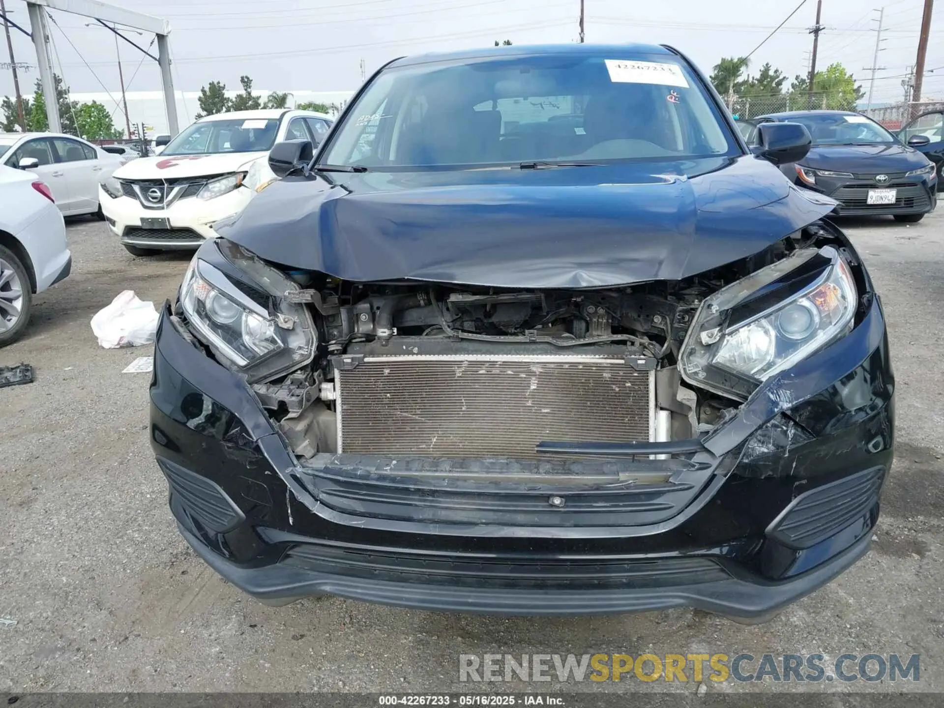 6 Photograph of a damaged car 3CZRU6H39LM728490 HONDA HR-V 2020