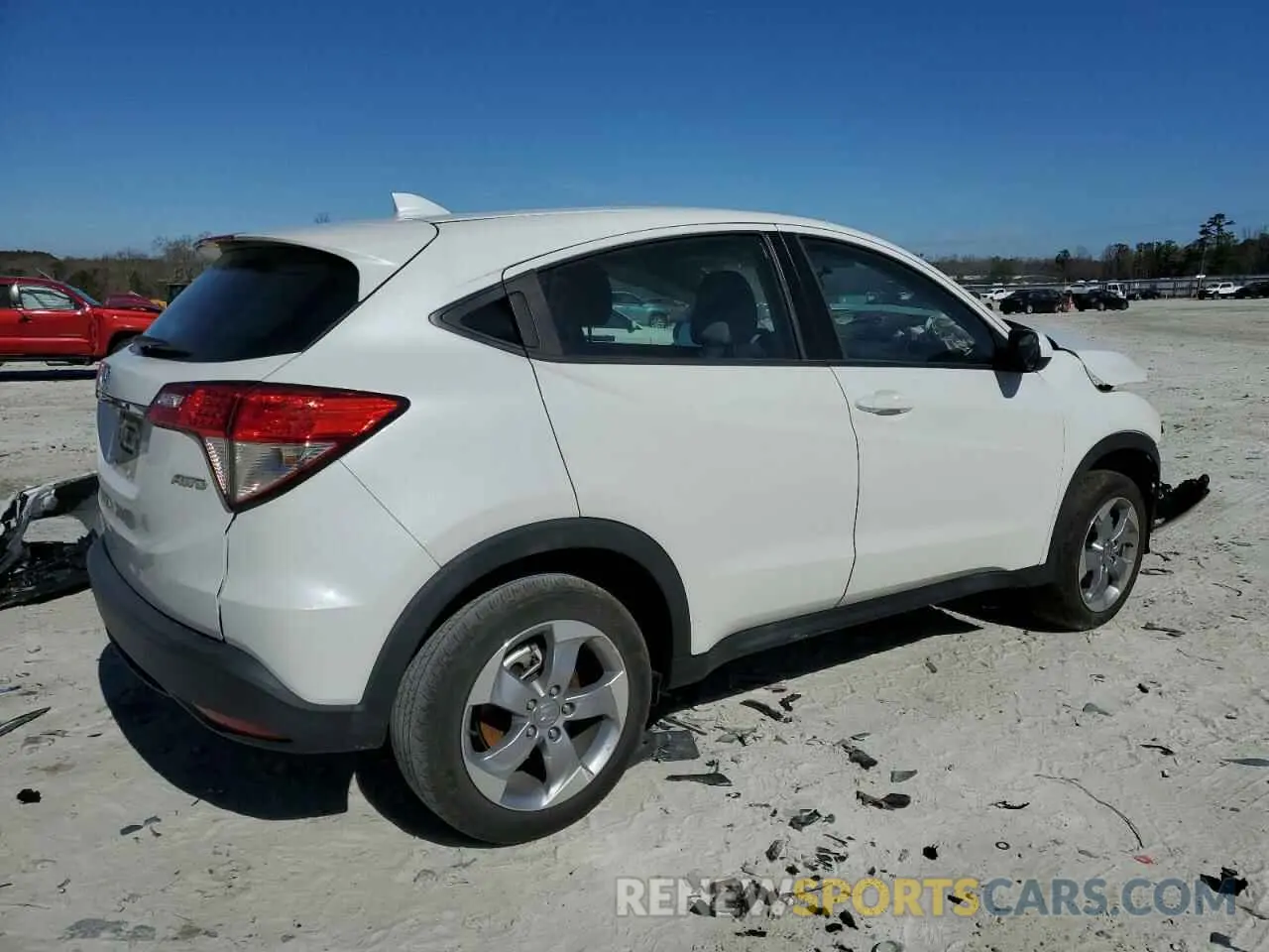 3 Photograph of a damaged car 3CZRU6H39LM729199 HONDA HR-V 2020