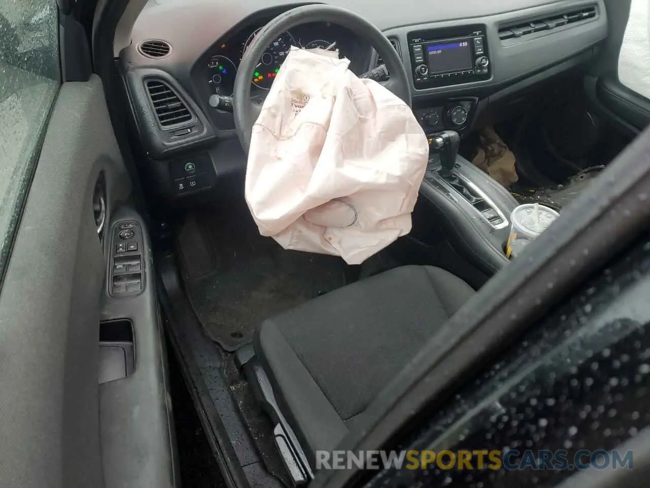 8 Photograph of a damaged car 3CZRU6H3XLG701233 HONDA HR-V 2020