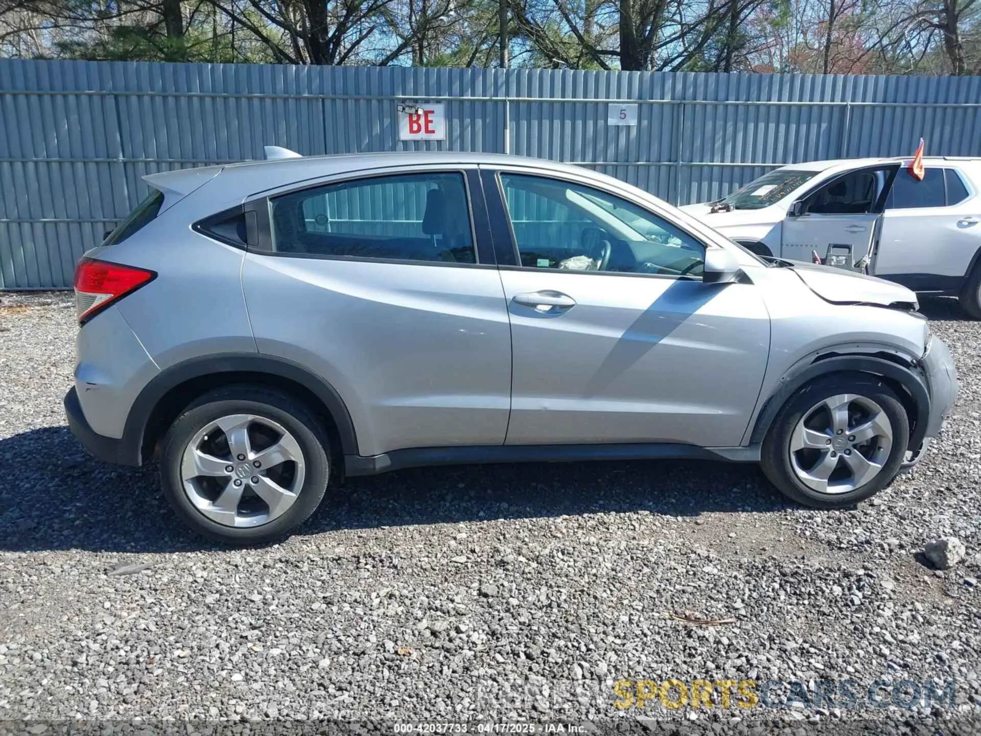 13 Photograph of a damaged car 3CZRU6H3XLG703497 HONDA HR-V 2020