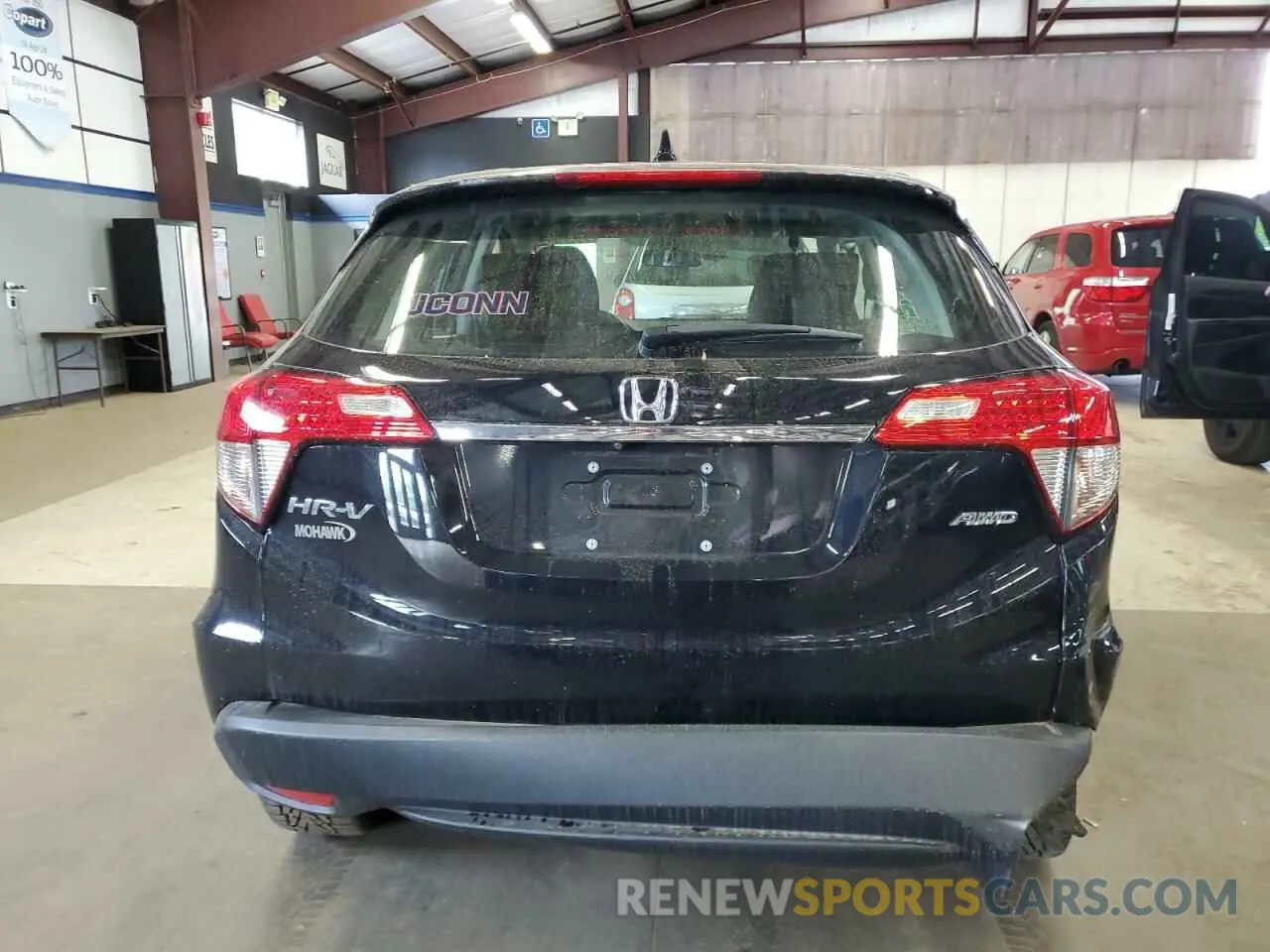 6 Photograph of a damaged car 3CZRU6H3XLM715554 HONDA HR-V 2020