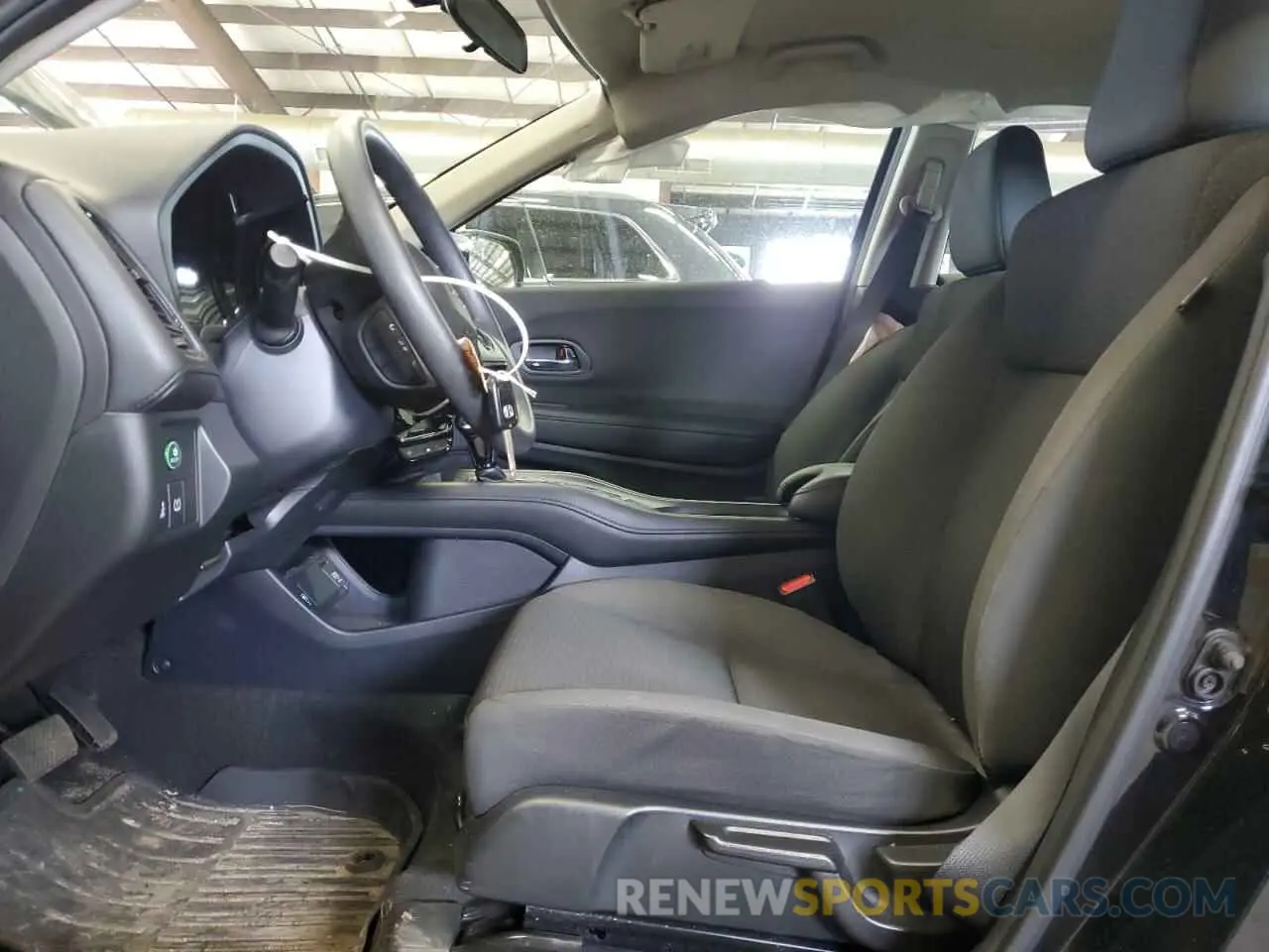 7 Photograph of a damaged car 3CZRU6H3XLM715554 HONDA HR-V 2020