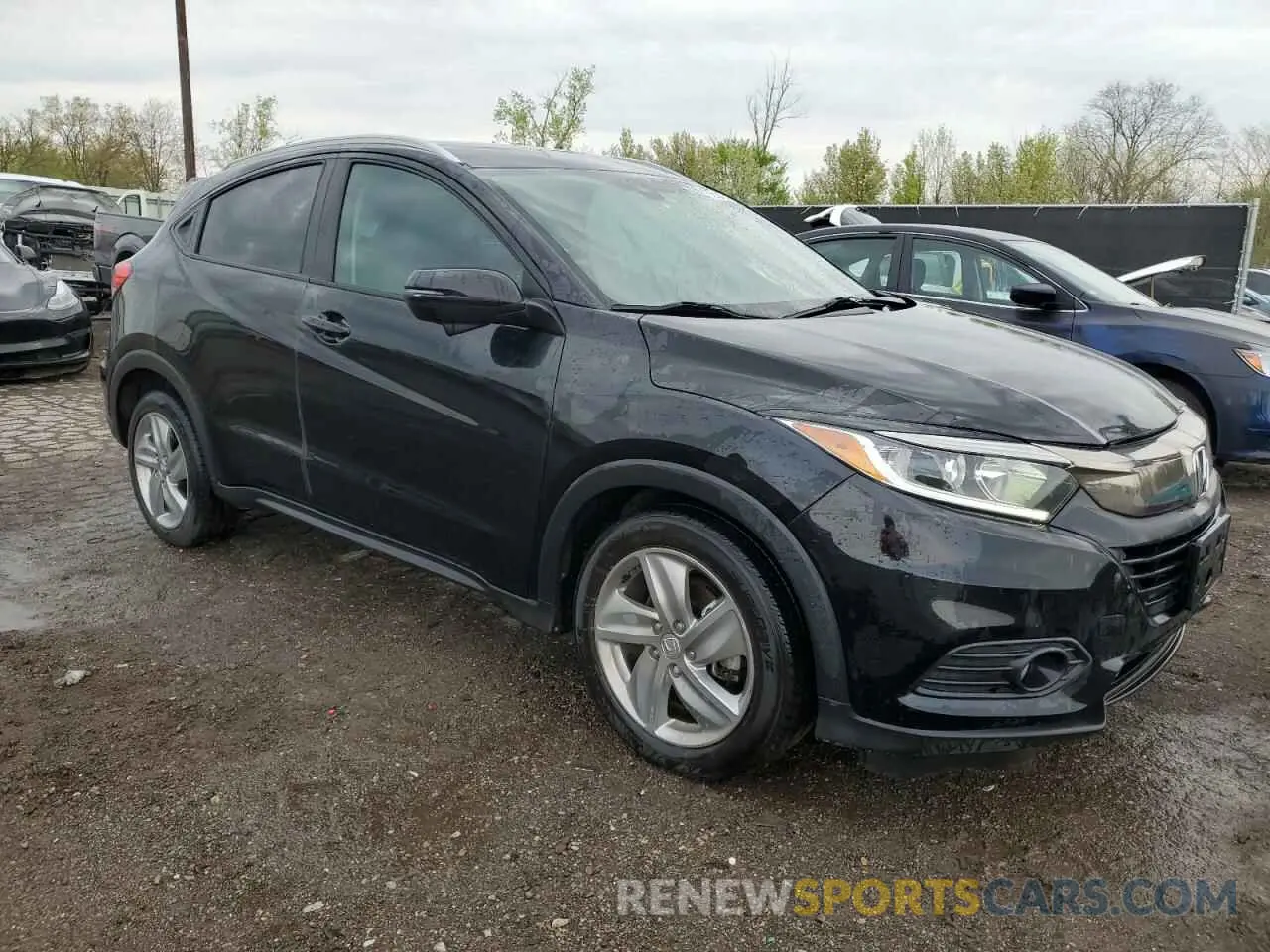 4 Photograph of a damaged car 3CZRU6H50LM702930 HONDA HR-V 2020