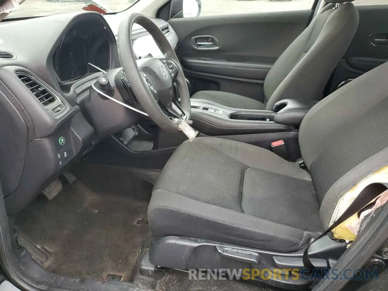 7 Photograph of a damaged car 3CZRU6H50LM702930 HONDA HR-V 2020