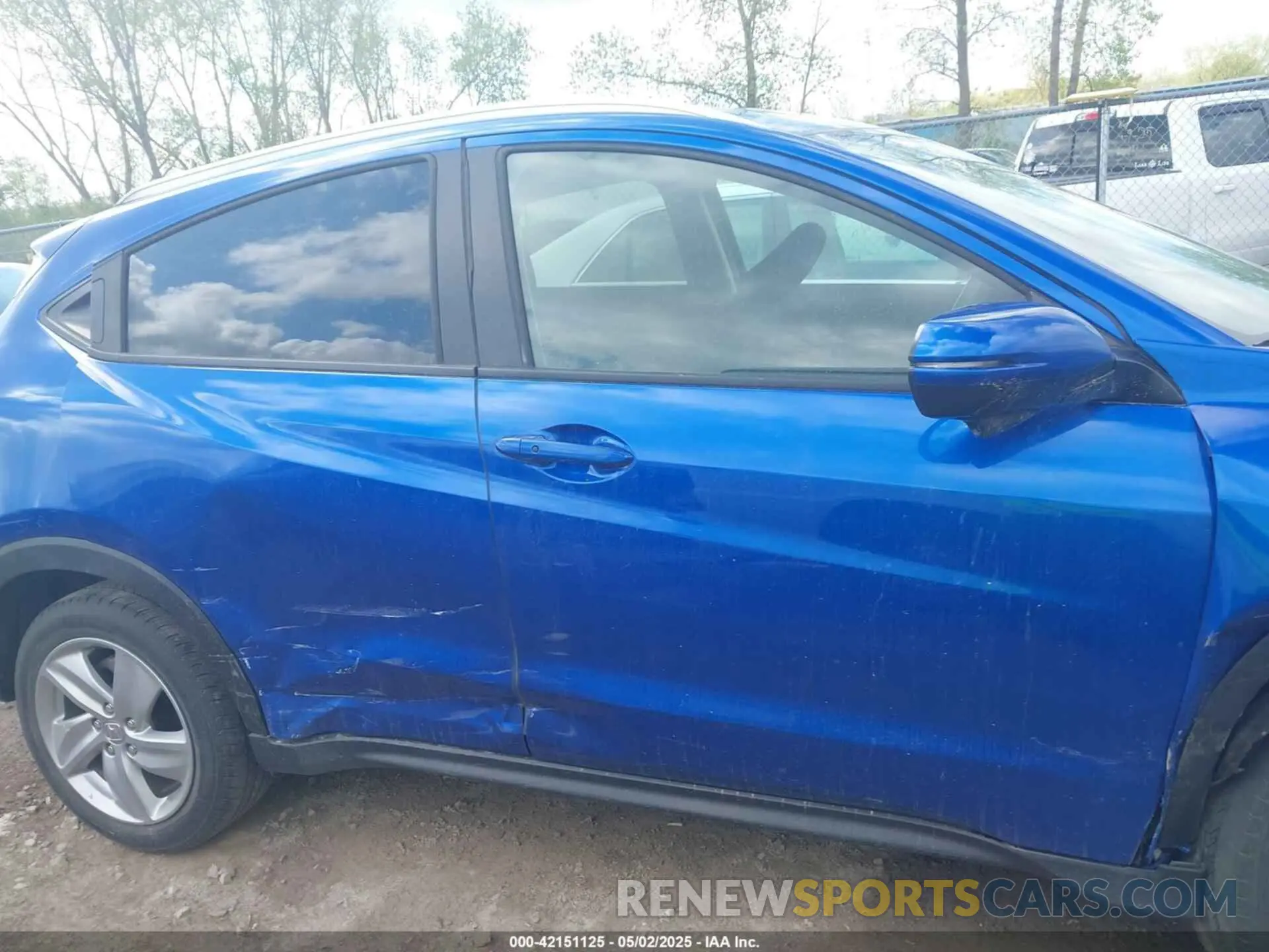 13 Photograph of a damaged car 3CZRU6H51LM706355 HONDA HR-V 2020