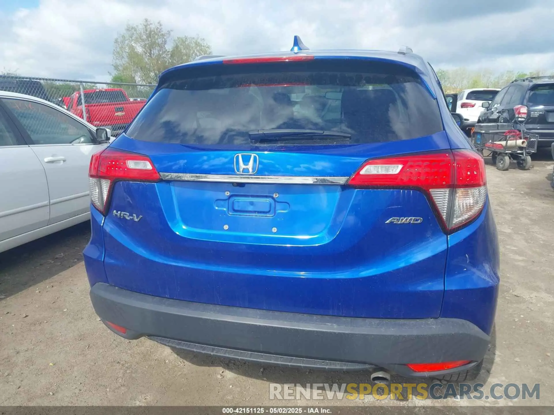 16 Photograph of a damaged car 3CZRU6H51LM706355 HONDA HR-V 2020