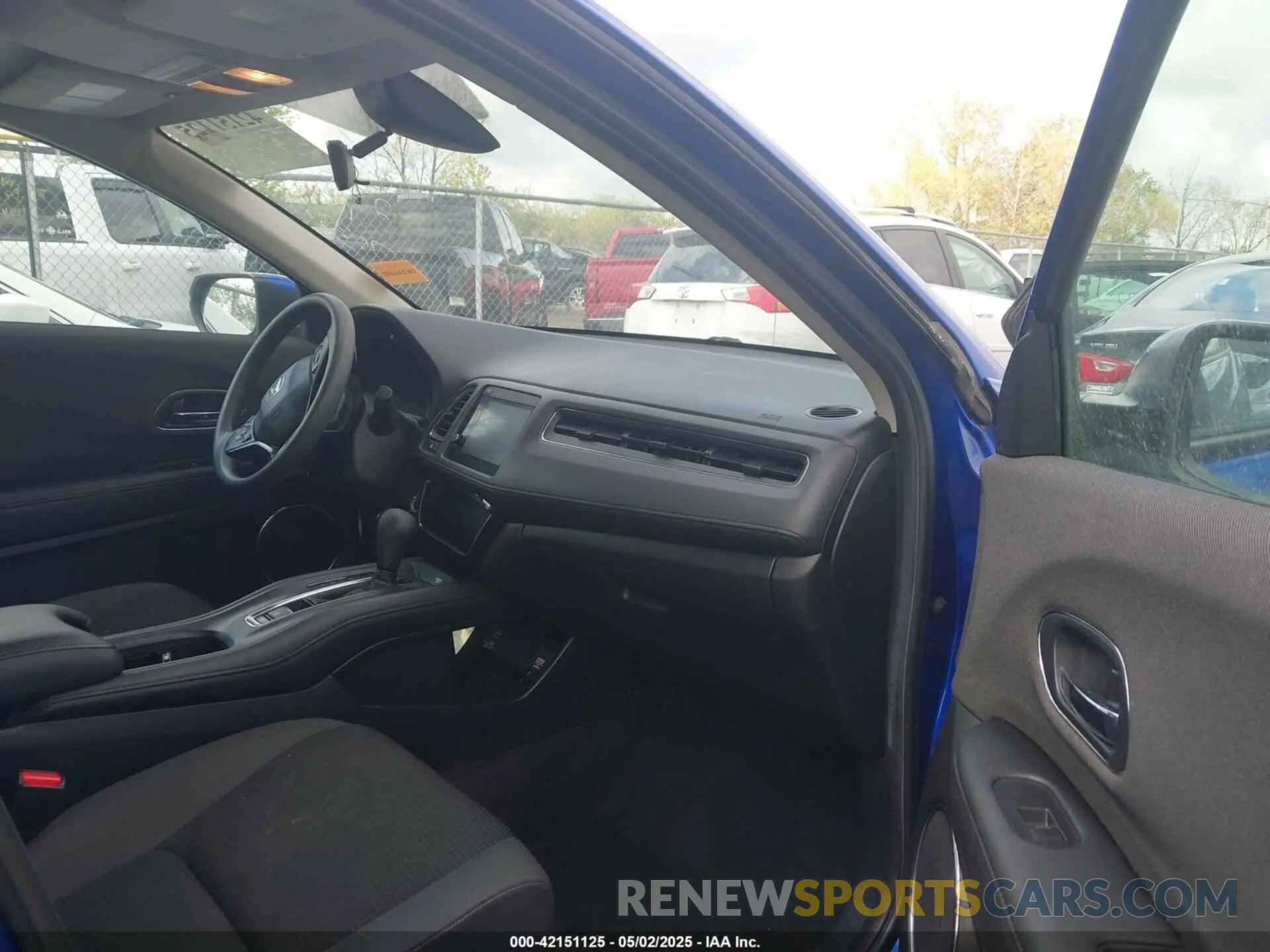 5 Photograph of a damaged car 3CZRU6H51LM706355 HONDA HR-V 2020