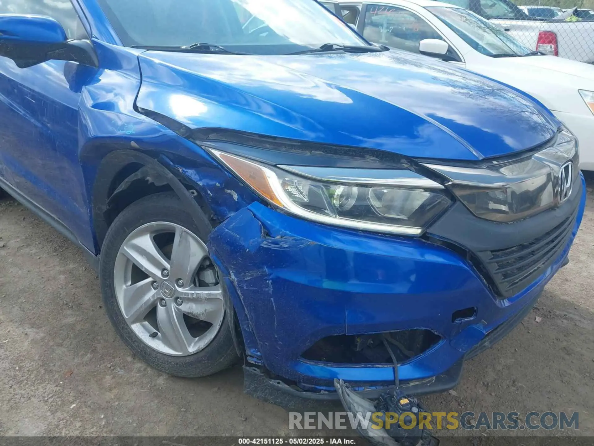 6 Photograph of a damaged car 3CZRU6H51LM706355 HONDA HR-V 2020