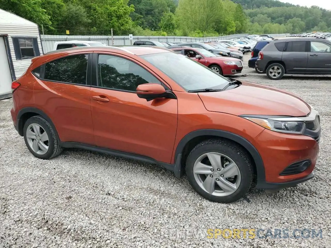 4 Photograph of a damaged car 3CZRU6H51LM709983 HONDA HR-V 2020