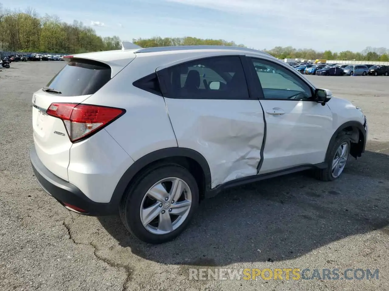 3 Photograph of a damaged car 3CZRU6H51LM712009 HONDA HR-V 2020