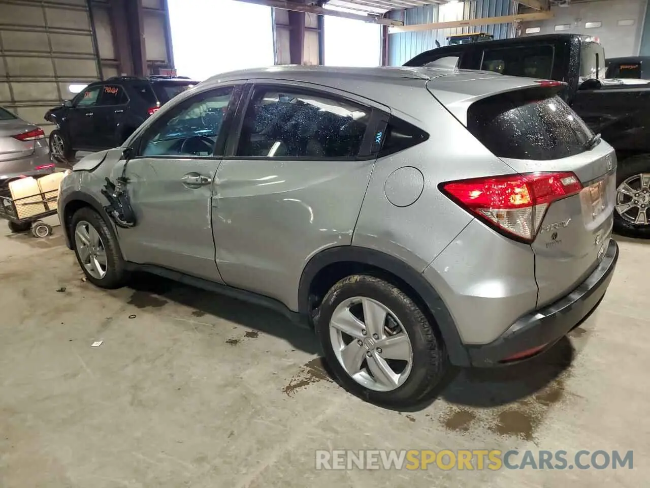2 Photograph of a damaged car 3CZRU6H51LM733362 HONDA HR-V 2020