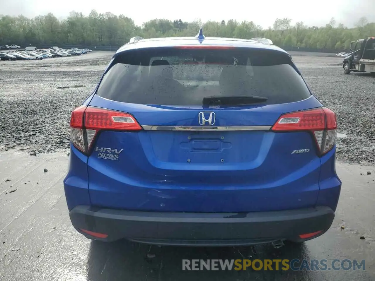 6 Photograph of a damaged car 3CZRU6H52LM706364 HONDA HR-V 2020