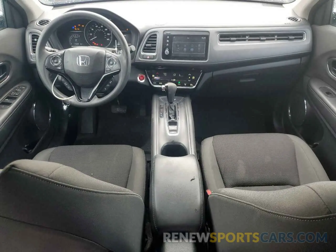 8 Photograph of a damaged car 3CZRU6H52LM706364 HONDA HR-V 2020