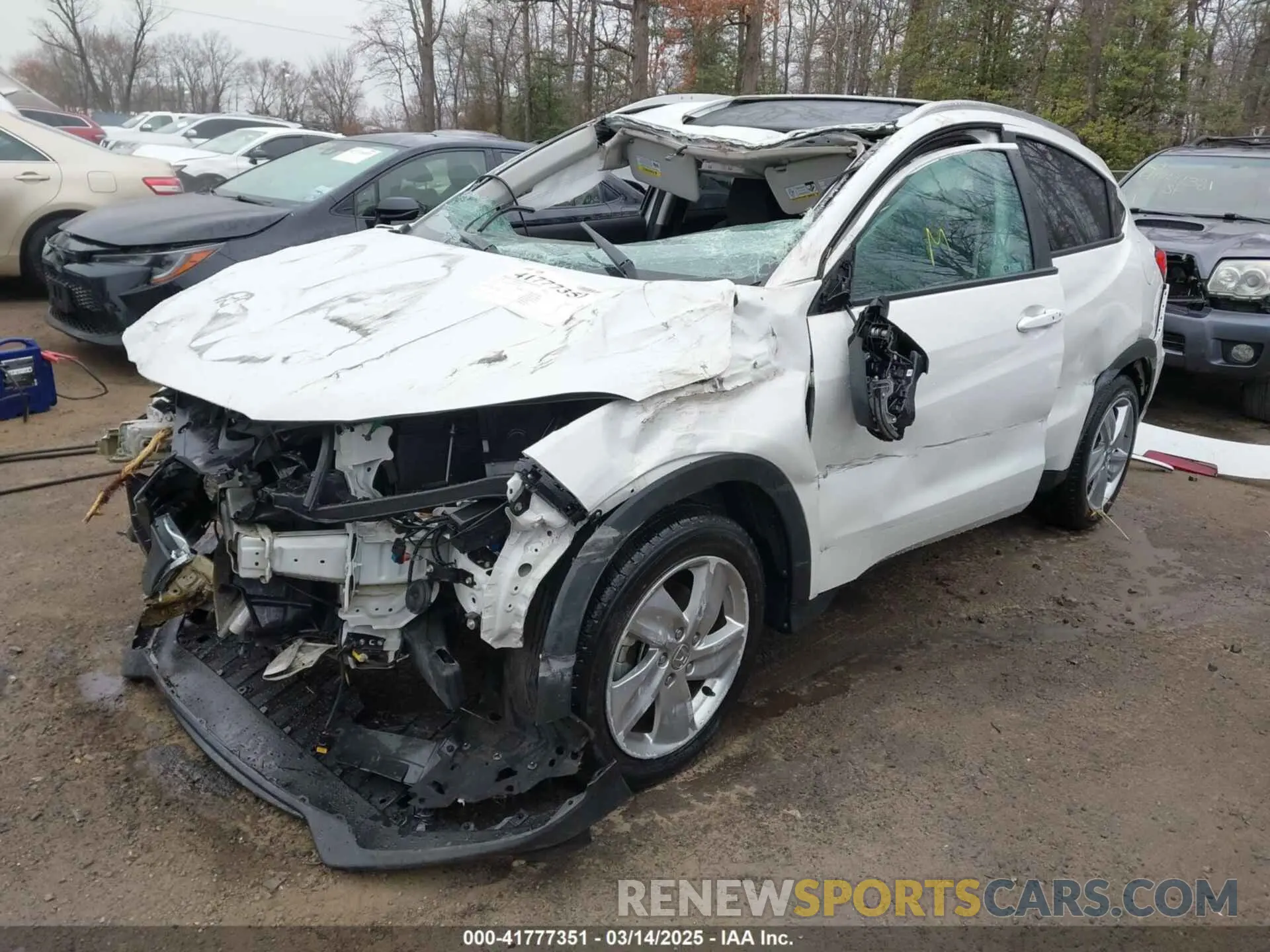 2 Photograph of a damaged car 3CZRU6H52LM723603 HONDA HR-V 2020