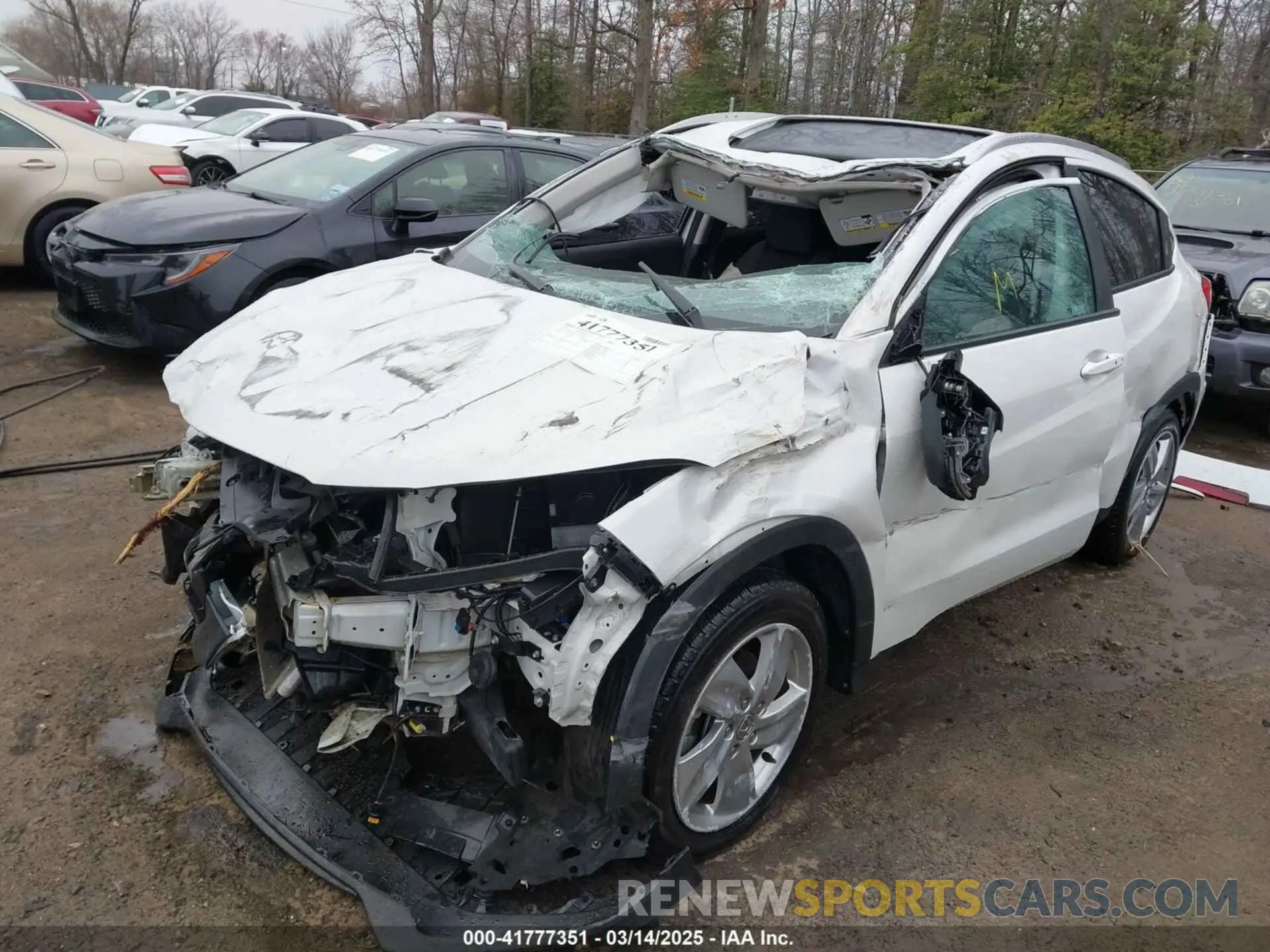 6 Photograph of a damaged car 3CZRU6H52LM723603 HONDA HR-V 2020