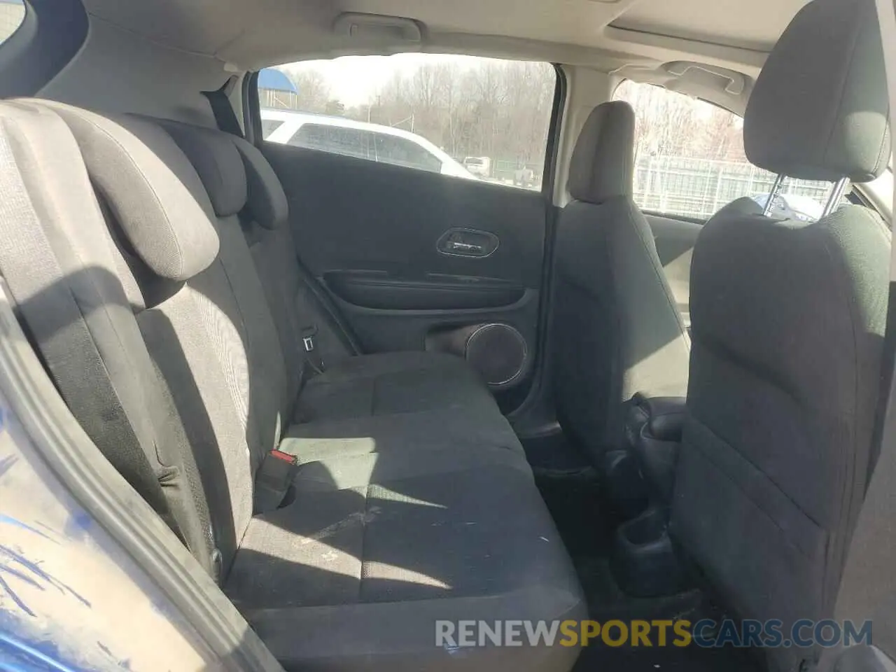 11 Photograph of a damaged car 3CZRU6H52LM732446 HONDA HR-V 2020