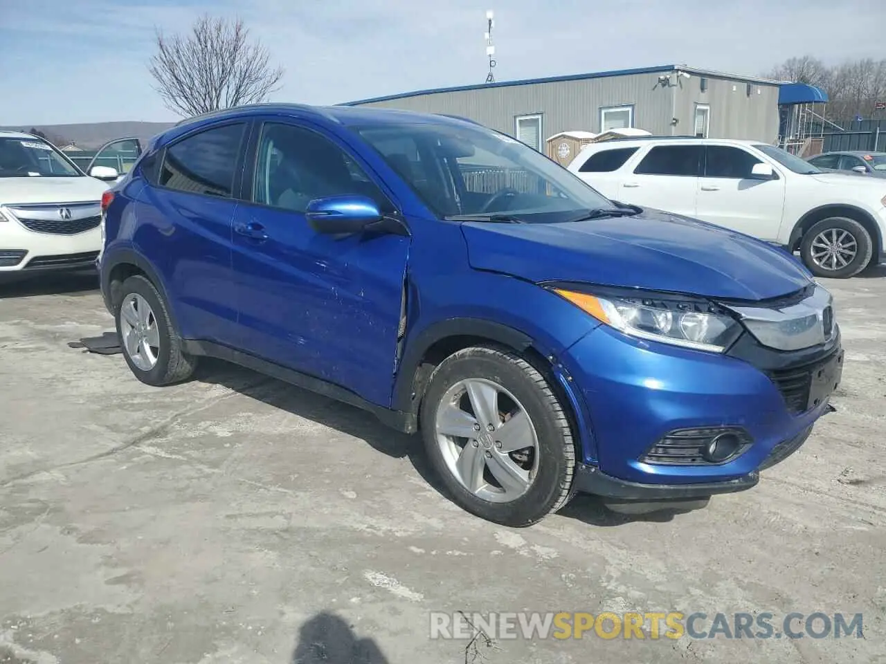 4 Photograph of a damaged car 3CZRU6H52LM732446 HONDA HR-V 2020