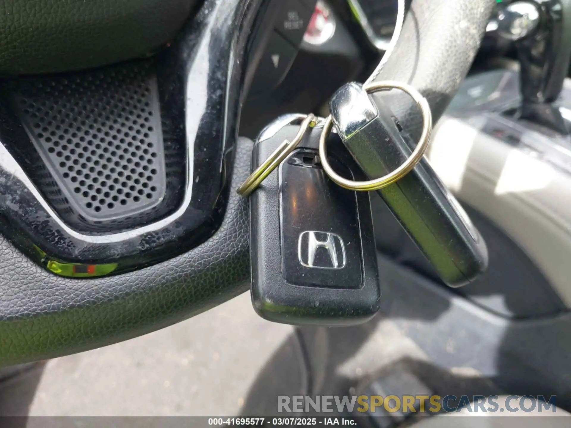 11 Photograph of a damaged car 3CZRU6H53LM708933 HONDA HR-V 2020