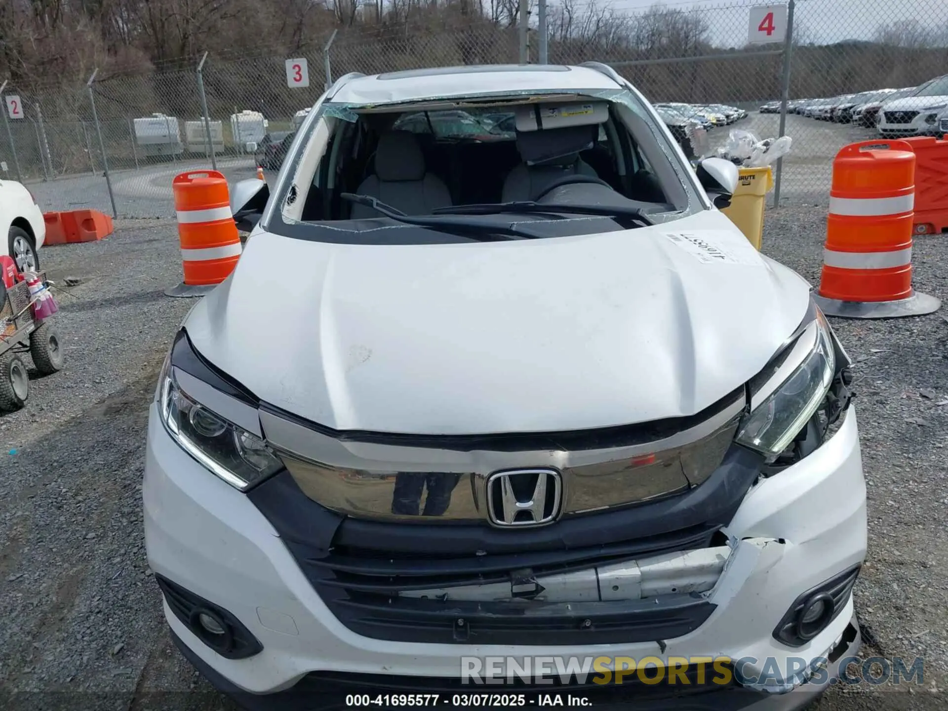 12 Photograph of a damaged car 3CZRU6H53LM708933 HONDA HR-V 2020
