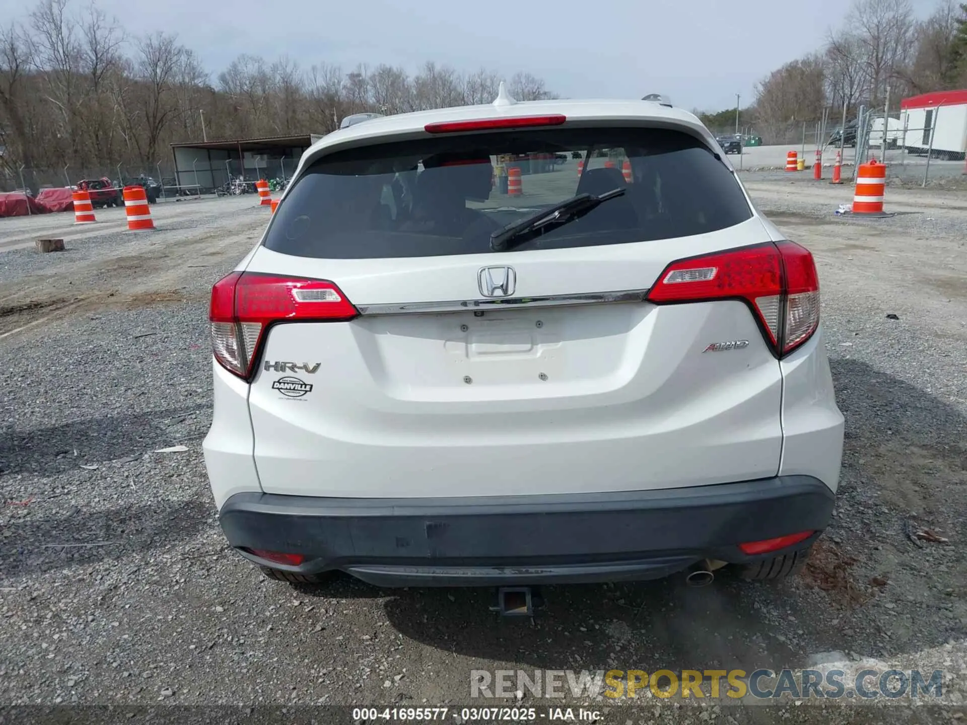 16 Photograph of a damaged car 3CZRU6H53LM708933 HONDA HR-V 2020