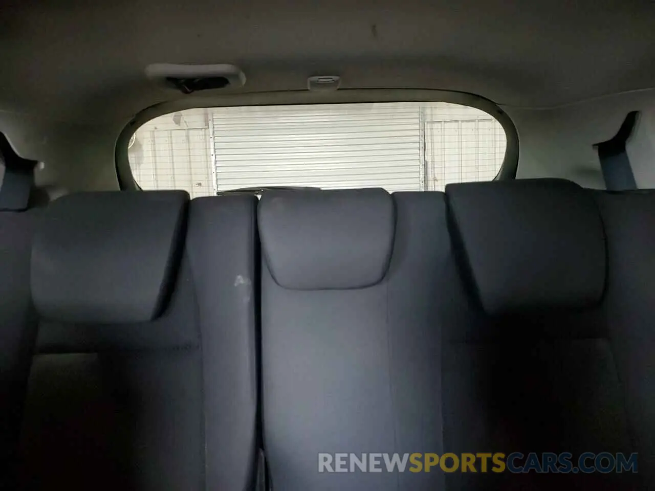 10 Photograph of a damaged car 3CZRU6H53LM727112 HONDA HR-V 2020
