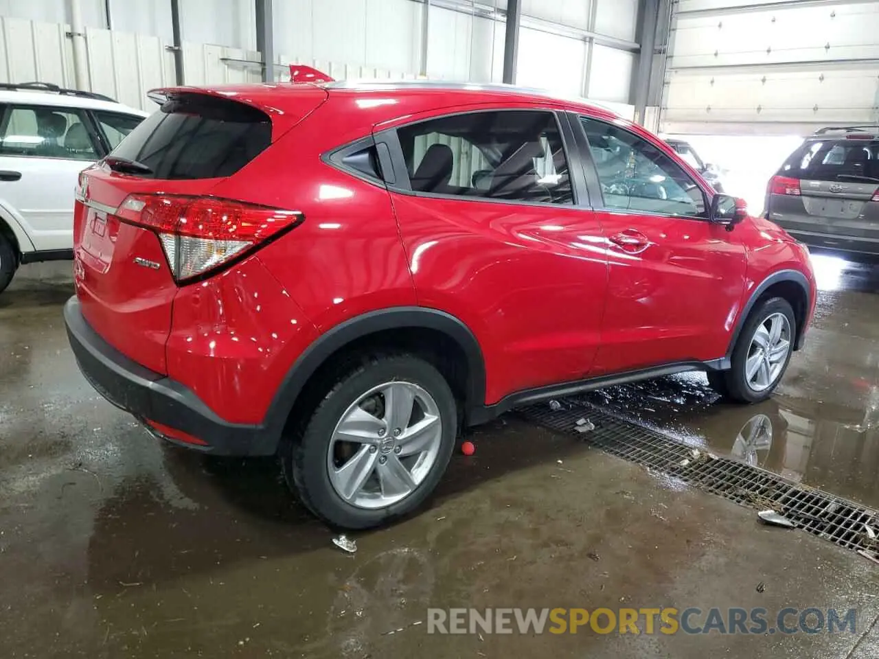 3 Photograph of a damaged car 3CZRU6H54LM702056 HONDA HR-V 2020